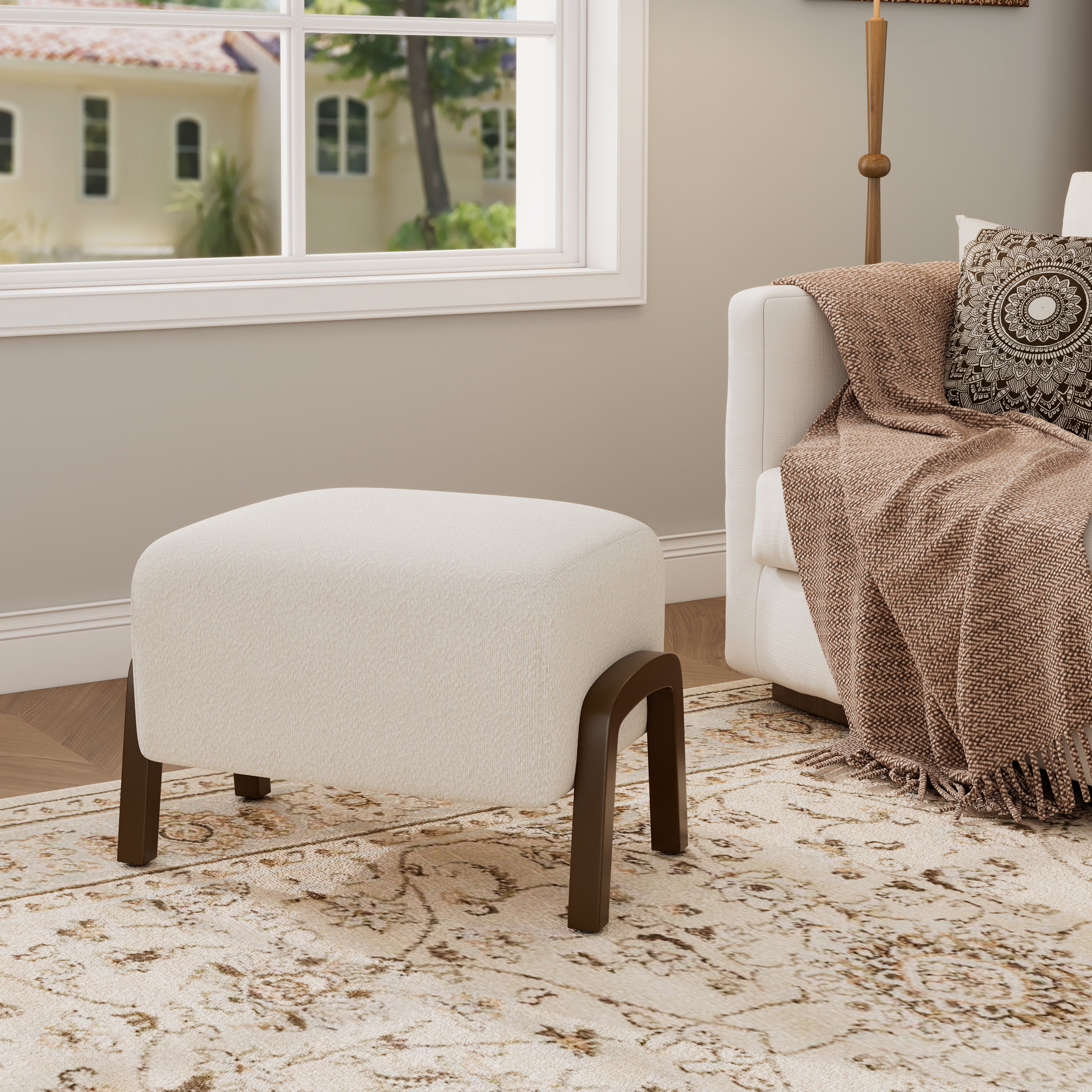Quen Boucle Ottoman