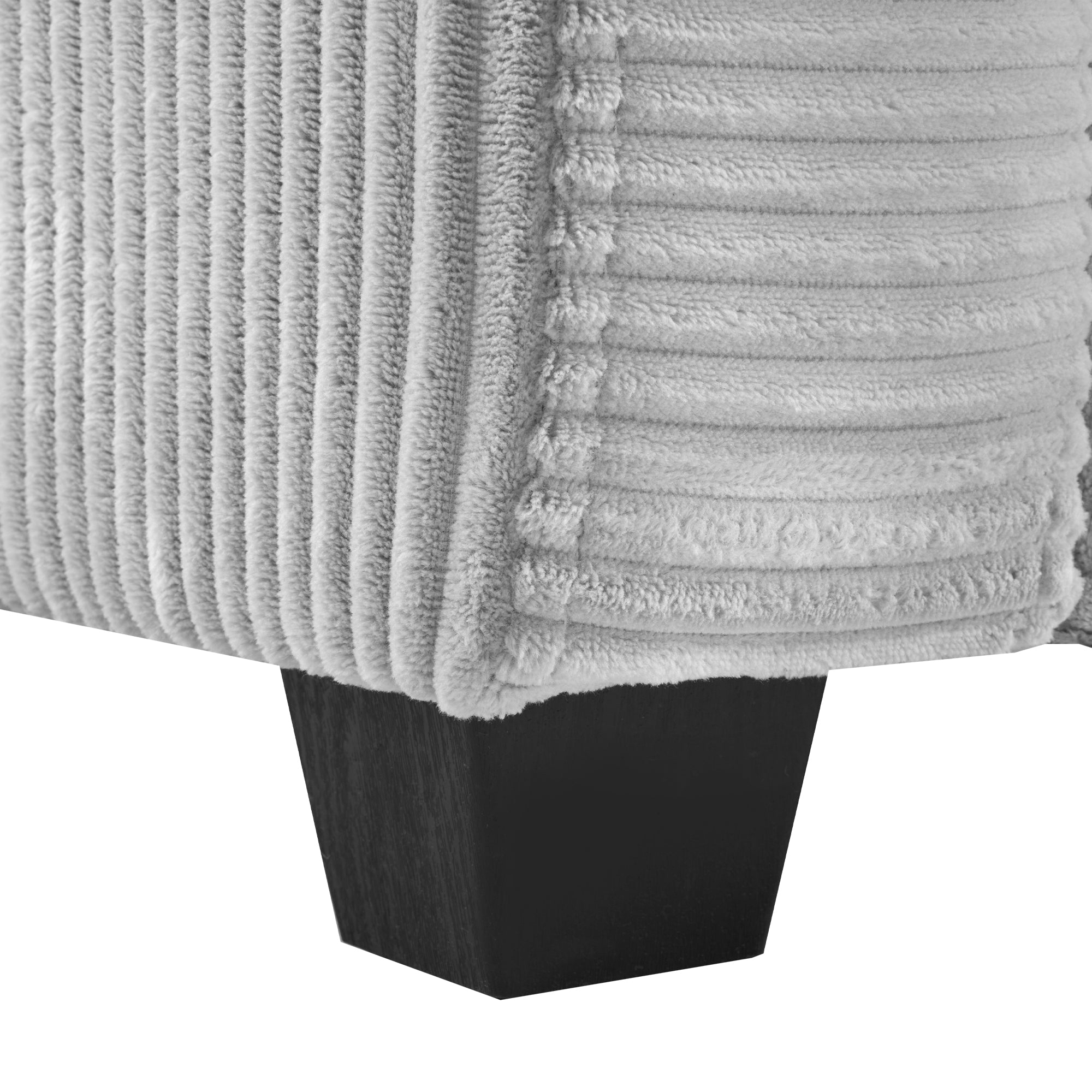 Nils Loveseat