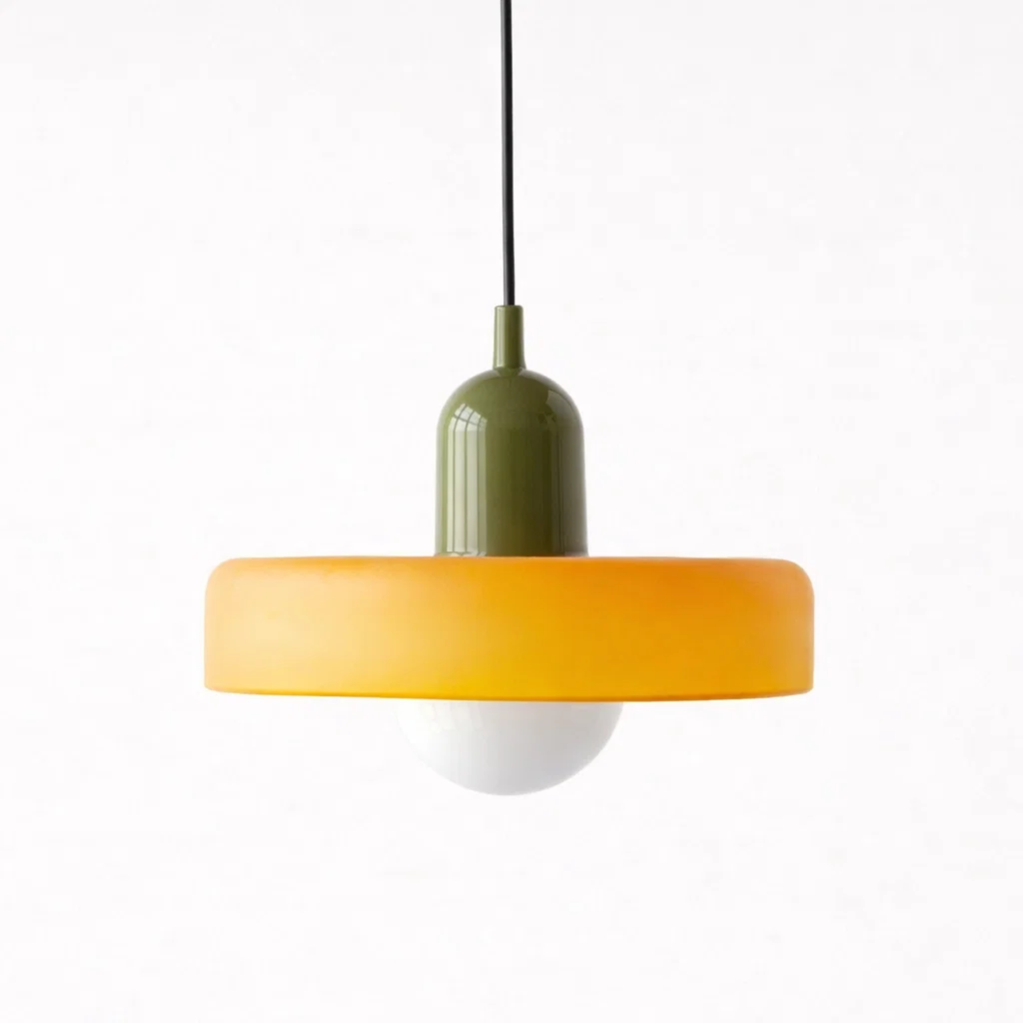 Bauhaus plafondlampen met glas en kleuraccenten