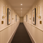 Klassieke metalen kaarsvormige wandlamp