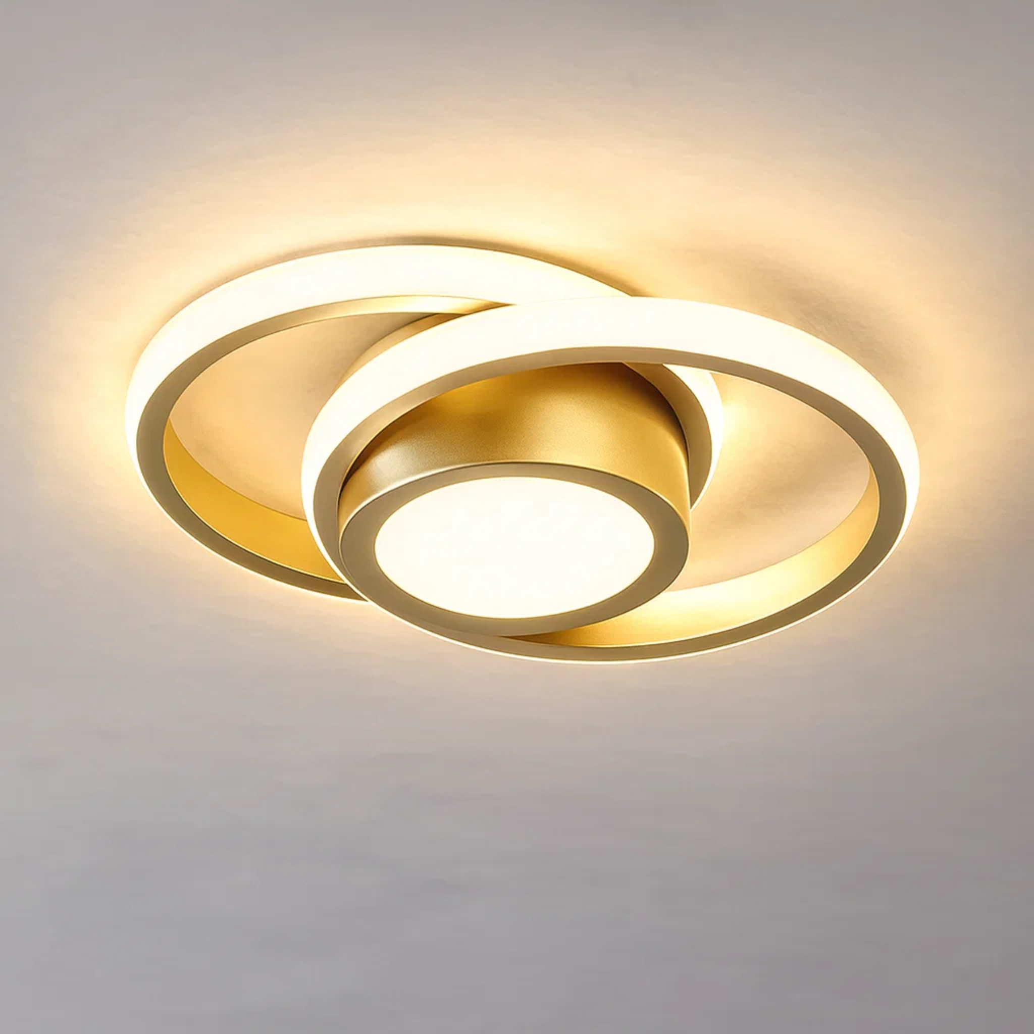 Double ring ceiling lamp with calm appearance