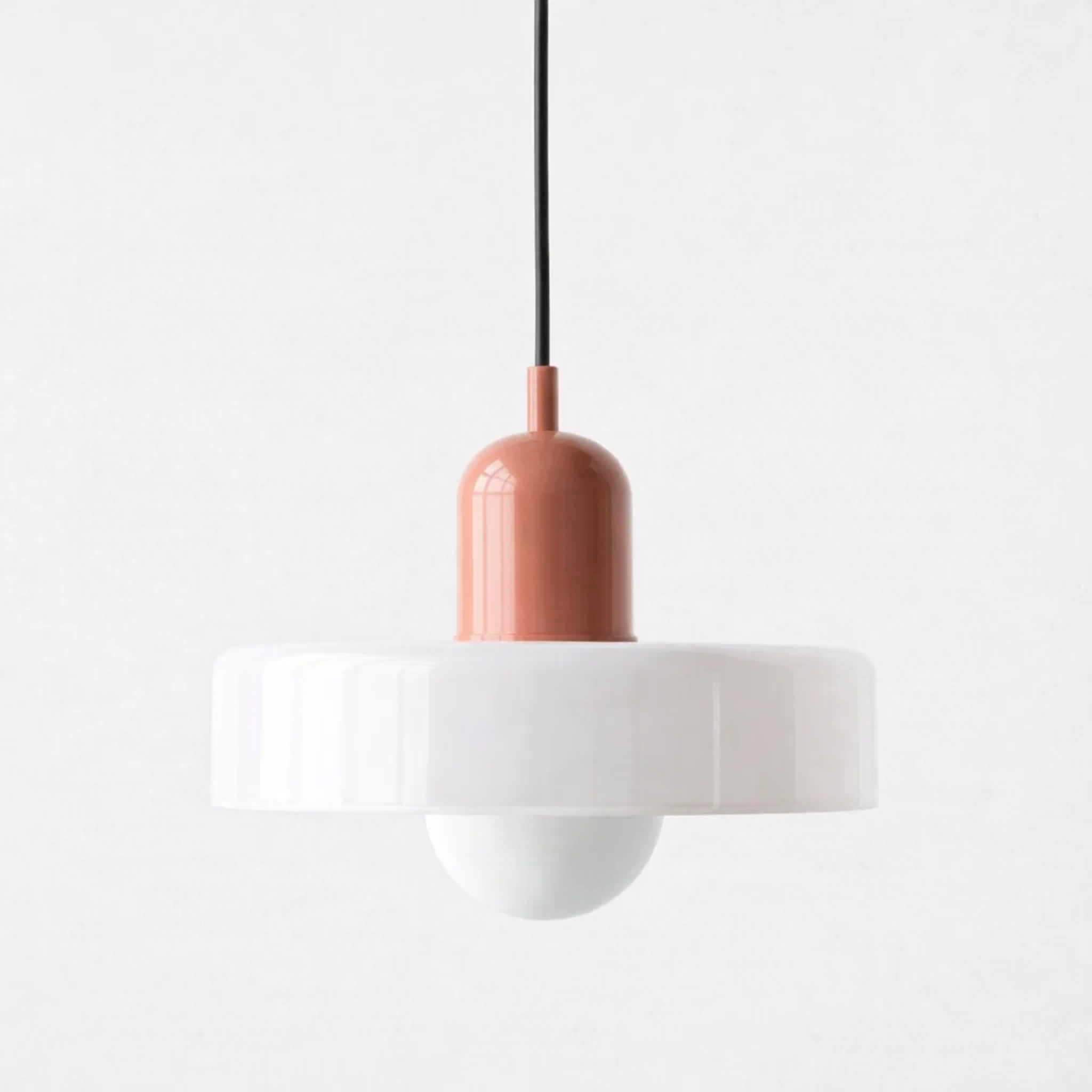 Bauhaus plafondlampen met glas en kleuraccenten