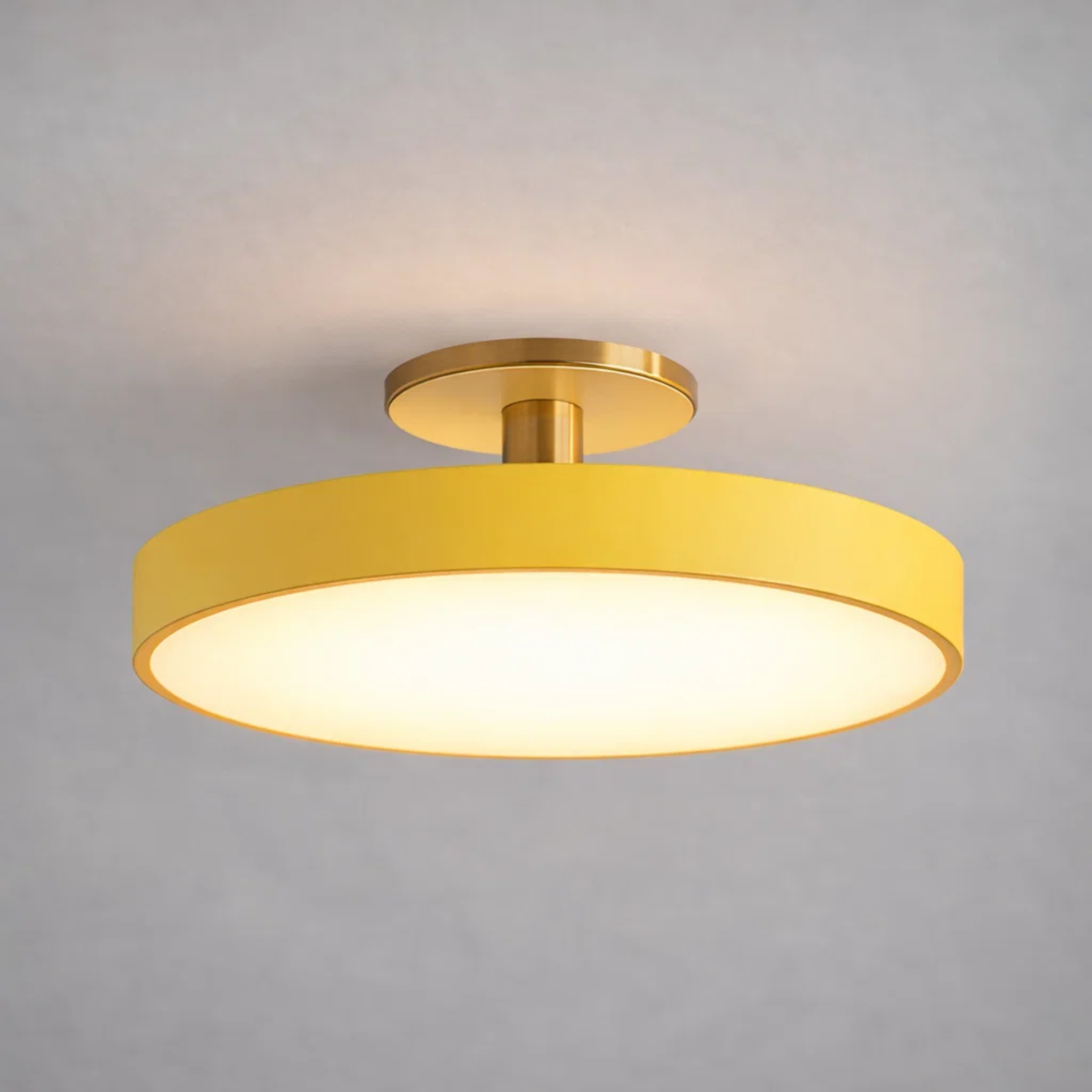 Strakke ronde plafondlamp voor een modern interieur