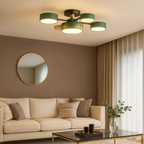 Moderne loftlampe med runde skiver og subtilt trælook