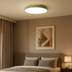 Ronde plafondlamp met warme houtlook en zacht