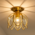 klassieke plafondlamp in lotusvorm van helder glas