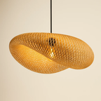 Warme bamboe plafondlamp voor een rustige sfeer