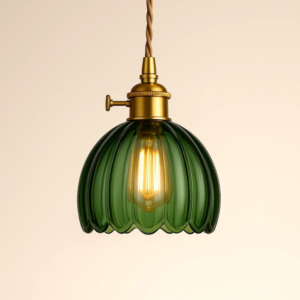 Klassieke hanglamp met bloemvormige gekleurde glazen kap