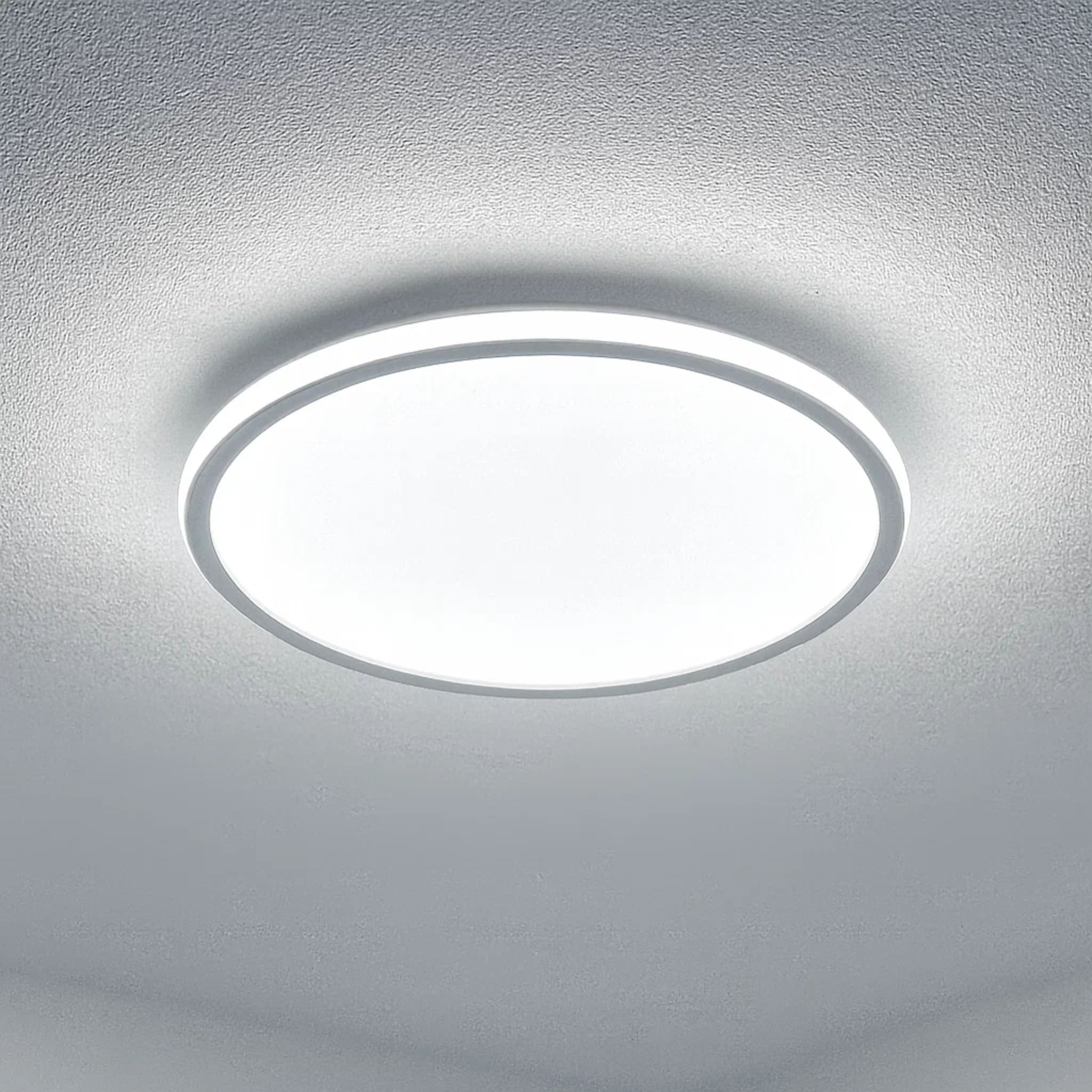 Moderne schlanke Ring-Deckenleuchte