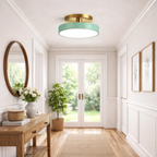Strakke ronde plafondlamp voor een modern interieur
