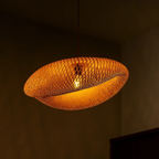 Warme bamboe plafondlamp voor een rustige sfeer