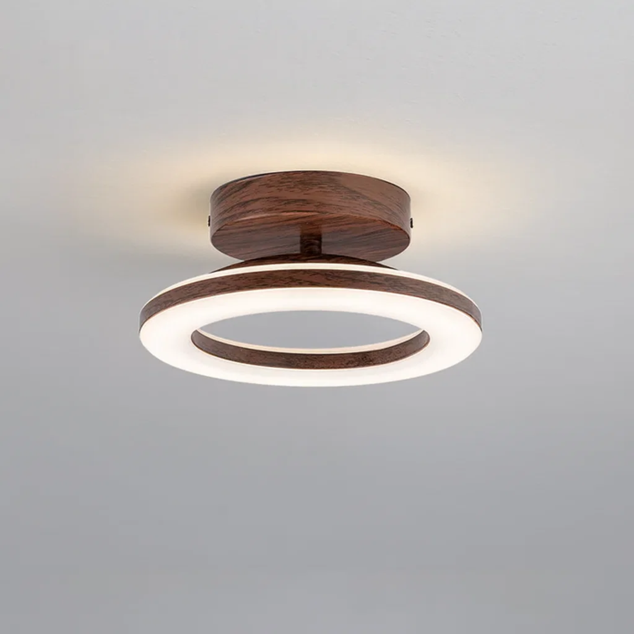 Strakke ronde plafondlamp in Scandinavische stijl