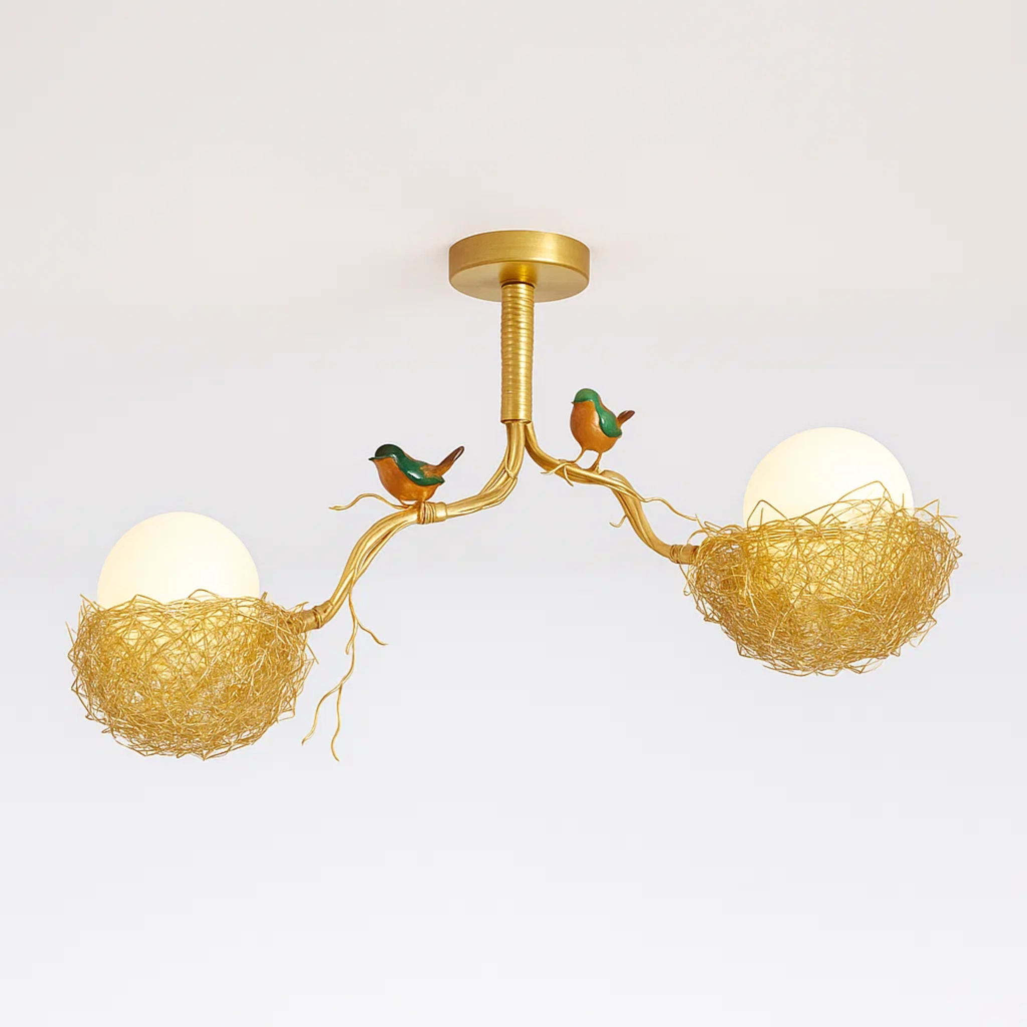Decoratieve hanglamp met vogels en gevlochten nestkap