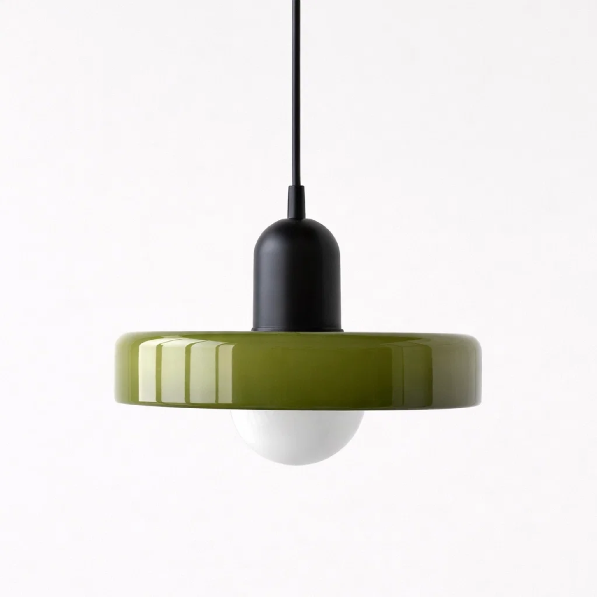 Bauhaus plafondlampen met glas en kleuraccenten