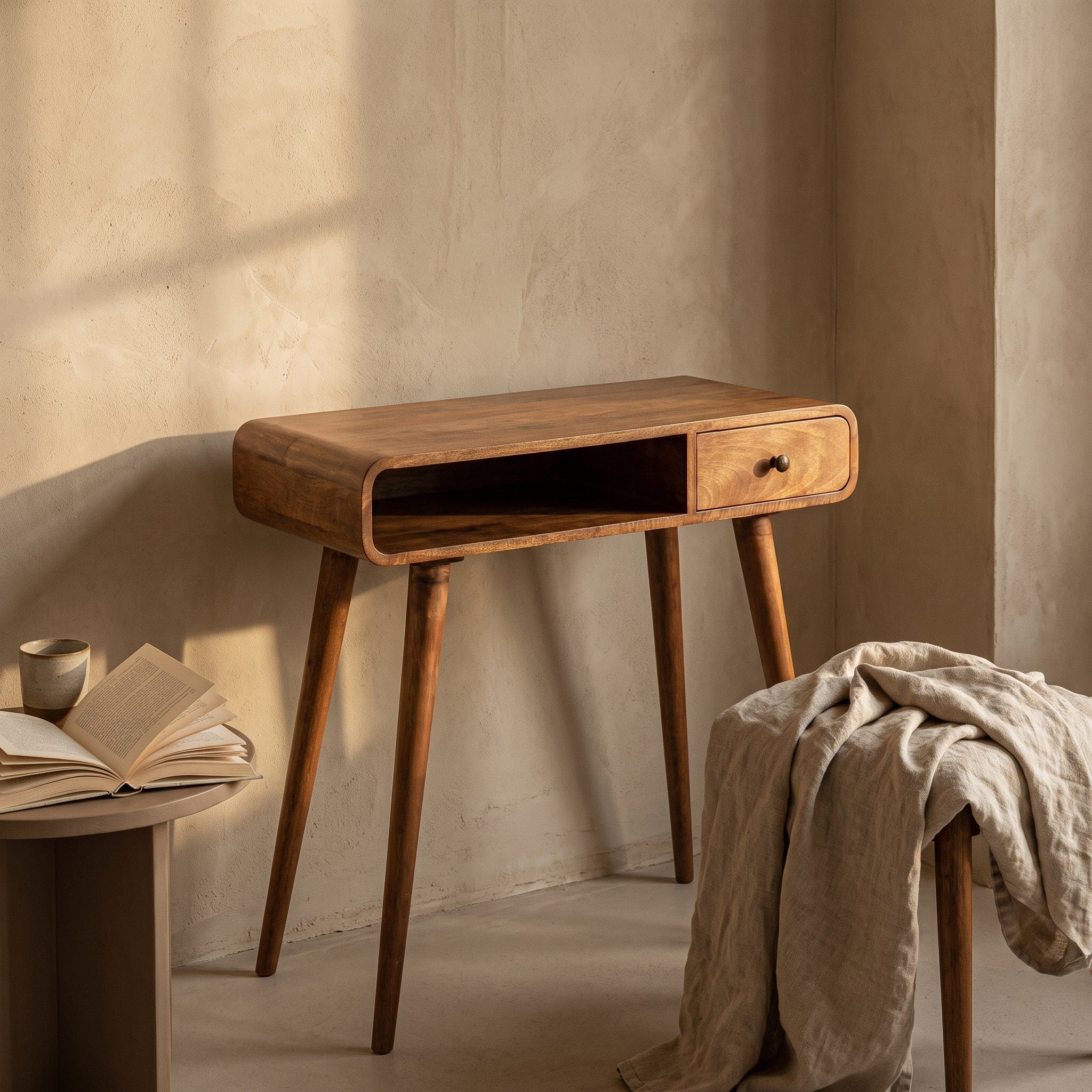 Vilma Curved Desk