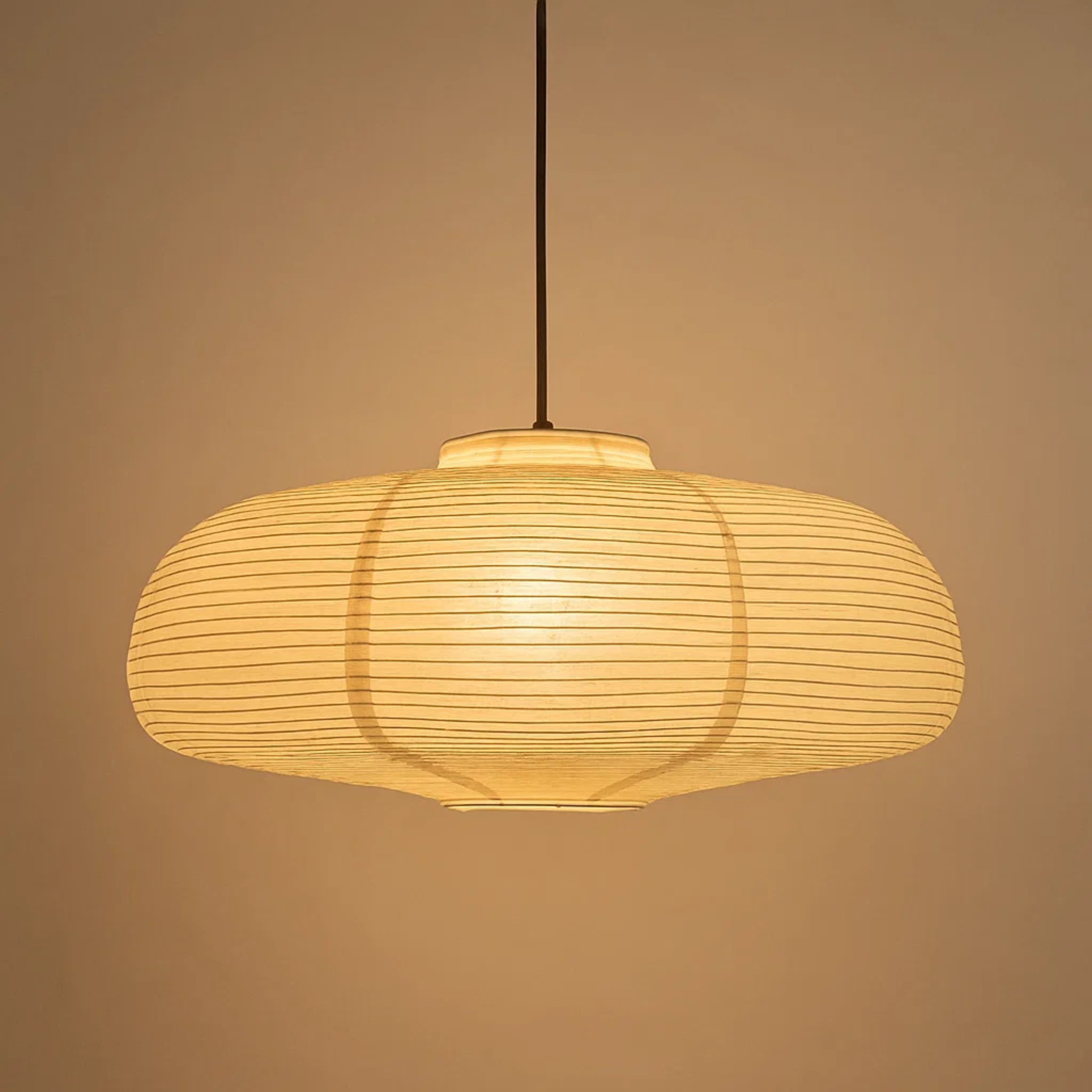 Japandi hanglamp met papieren lantaarnkap