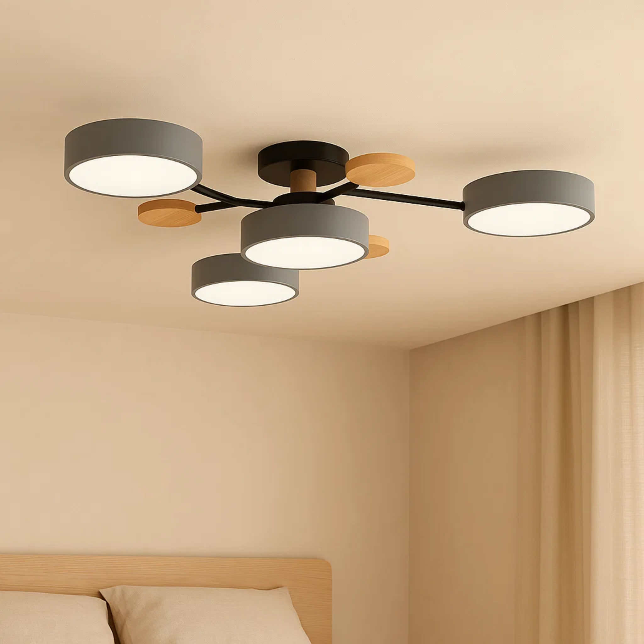 Moderne loftlampe med runde skiver og subtilt trælook