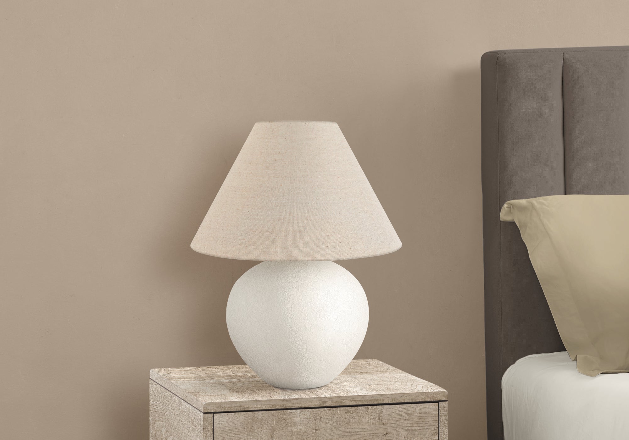 Ingelin Ceramic Table Lamp