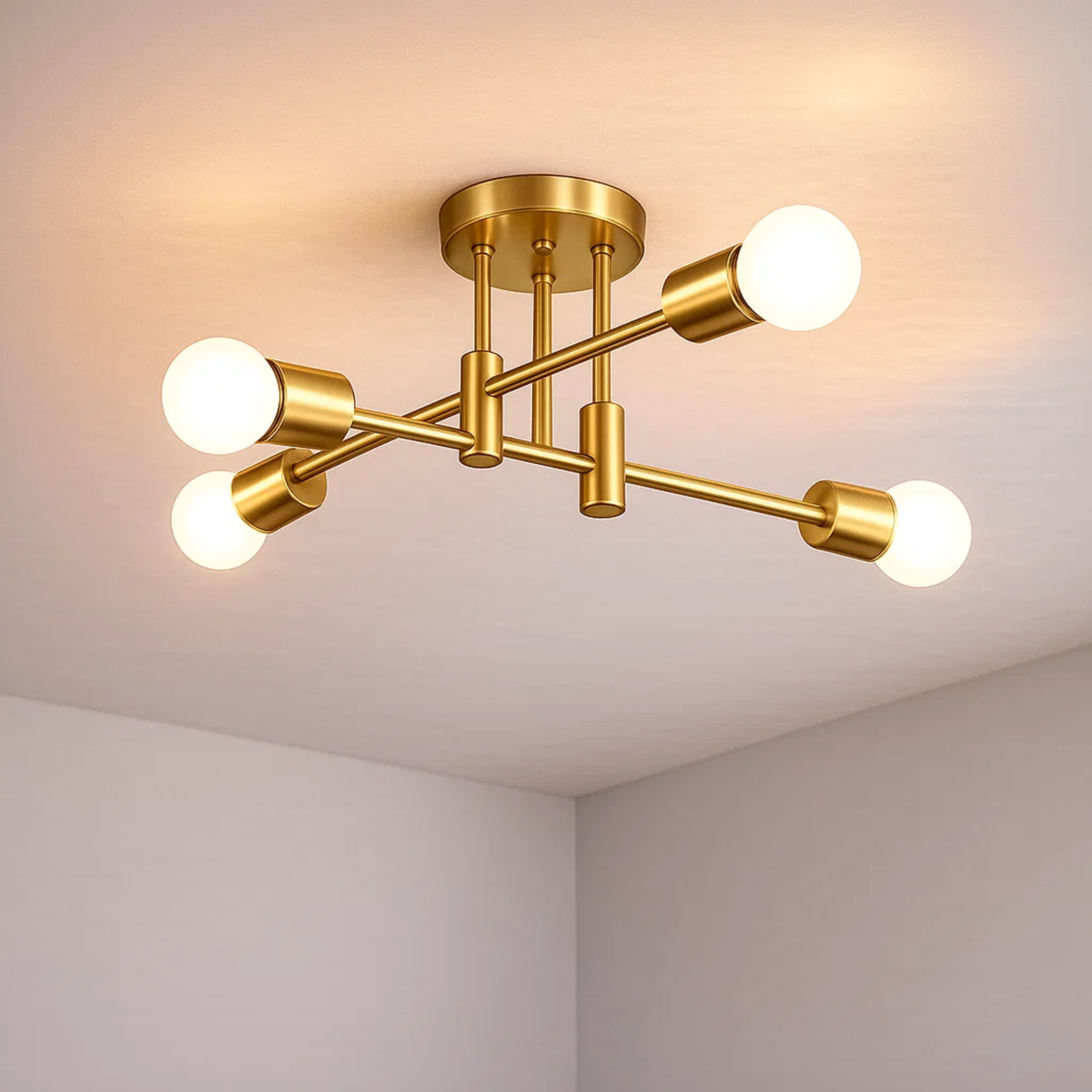 Moderne loftlampe med rund glaskugle