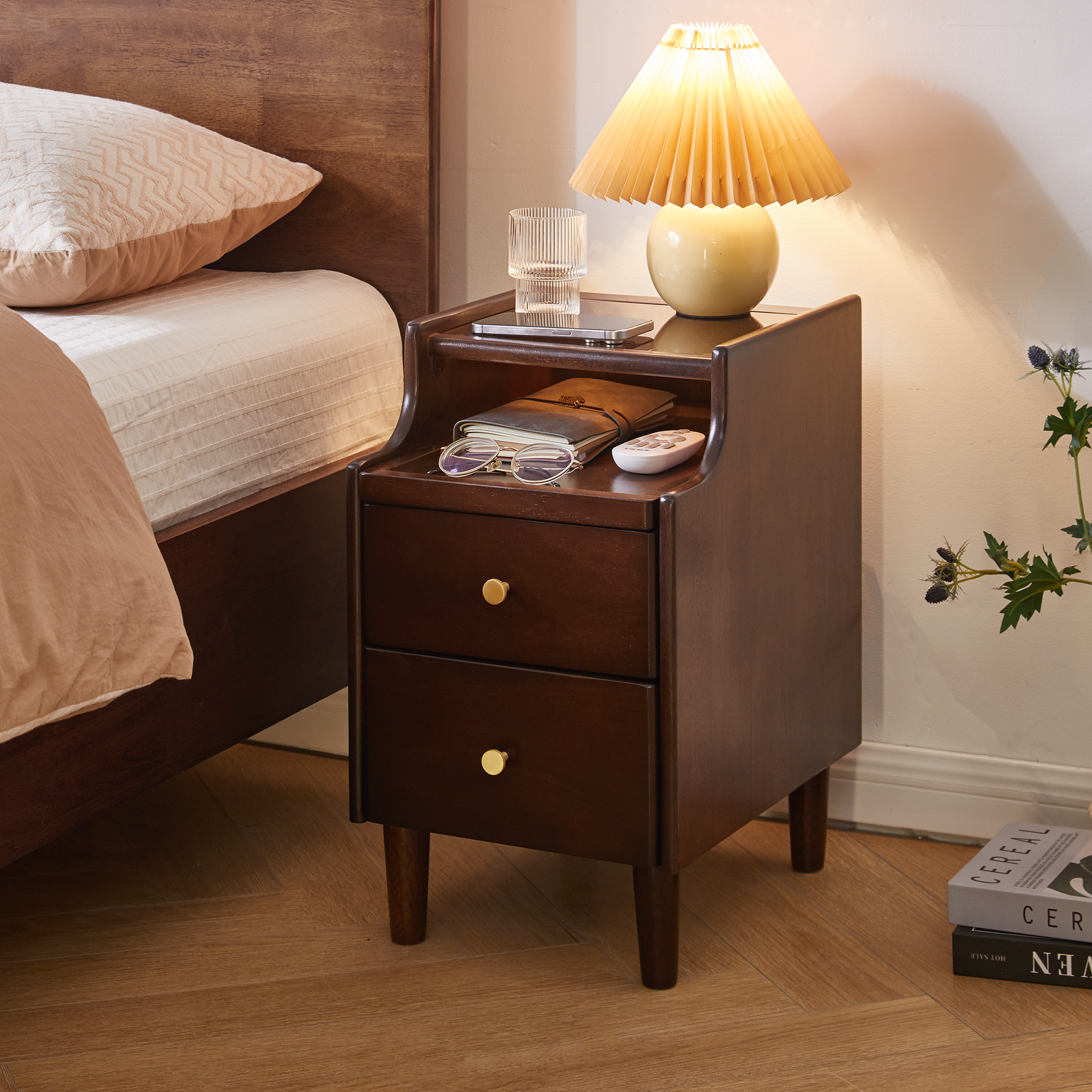 Gry Storage Solid Wood Nightstand