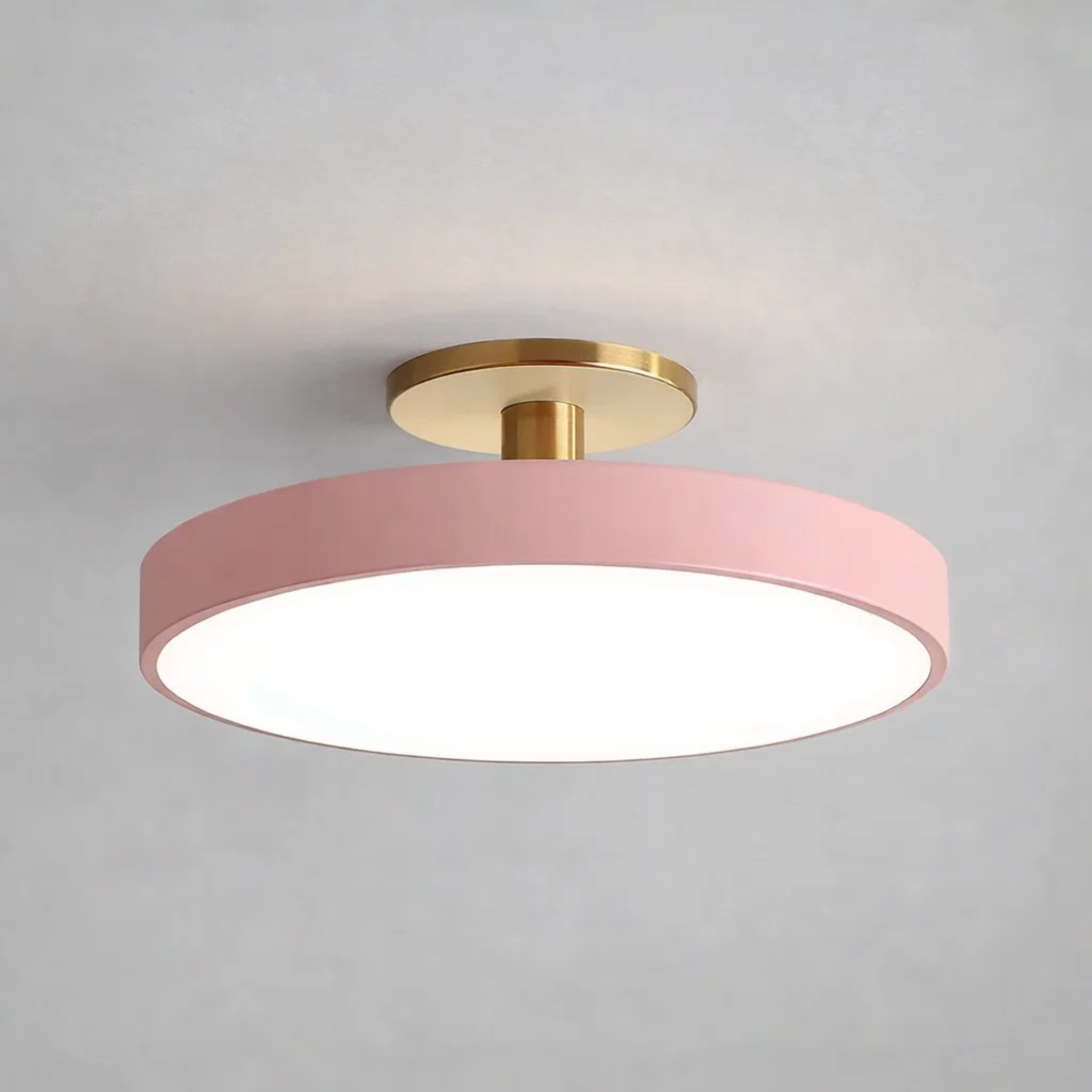 Strakke ronde plafondlamp voor een modern interieur