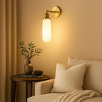 Moderne porseleinen wandlampen in messingkleur met wit