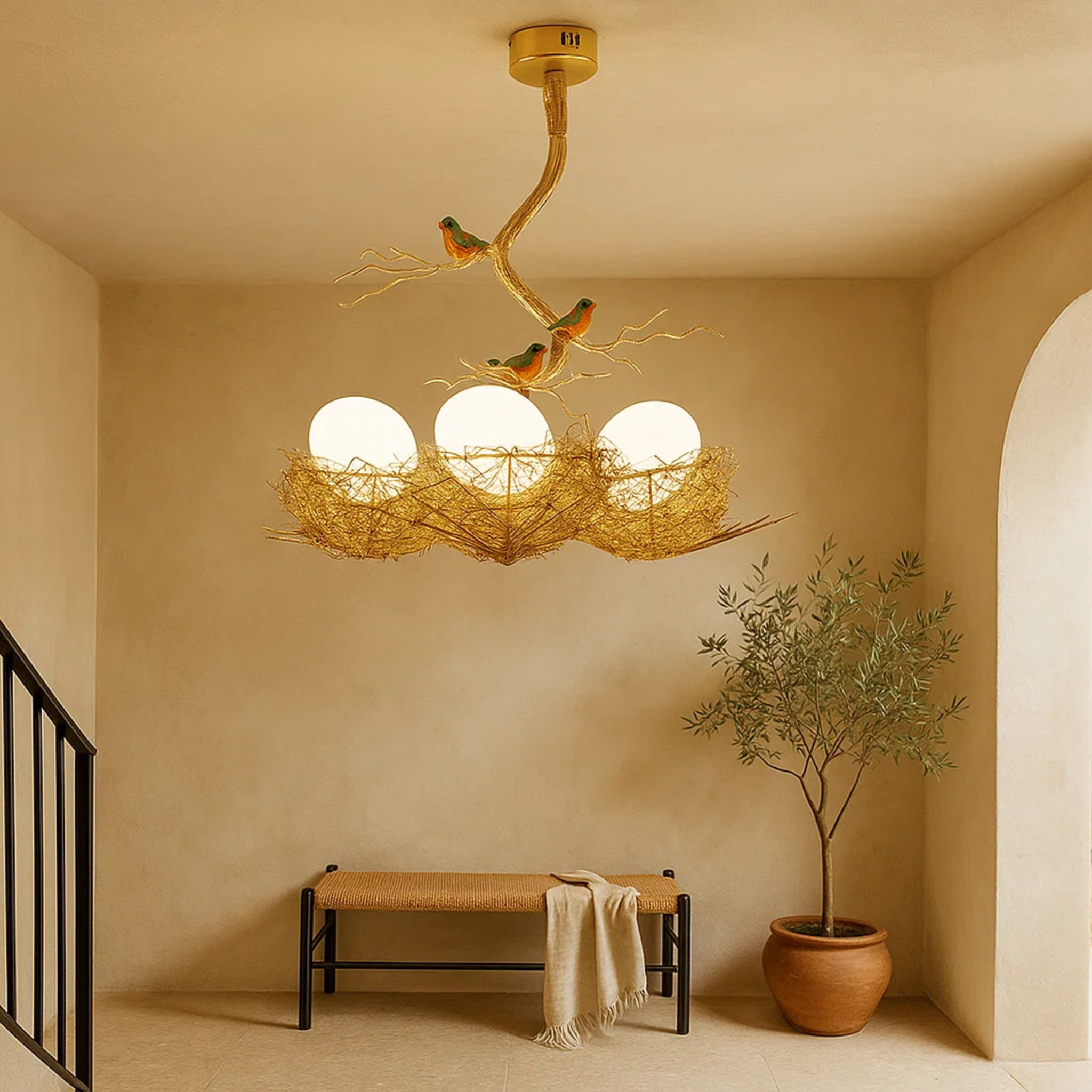 Decoratieve hanglamp met vogels en gevlochten nestkap