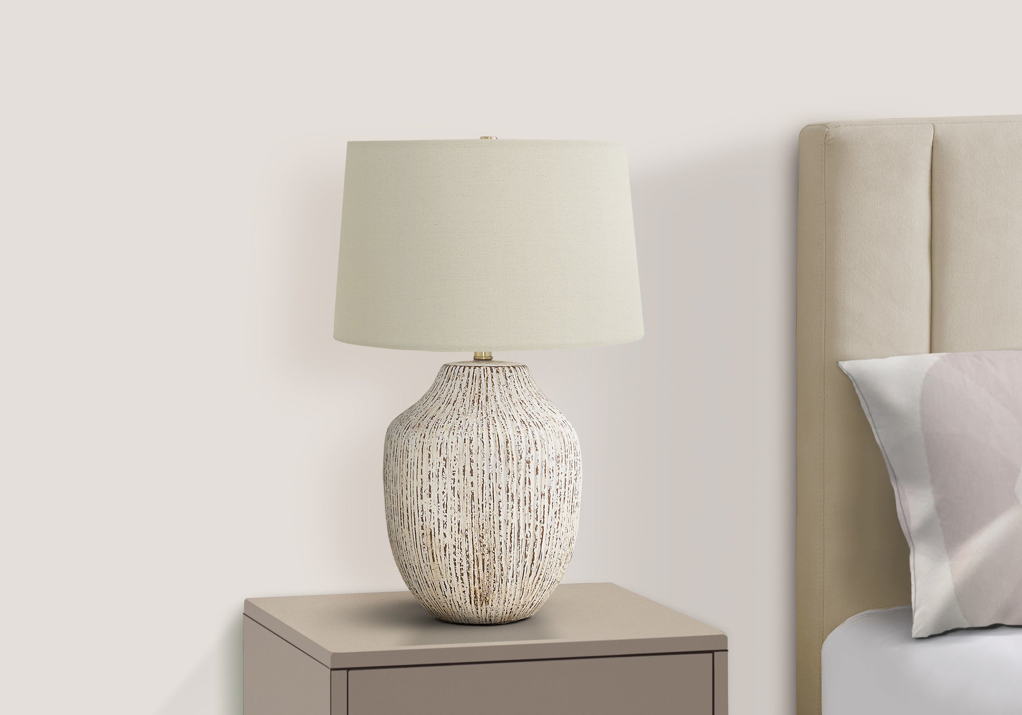 Yria Ceramic Table Lamp