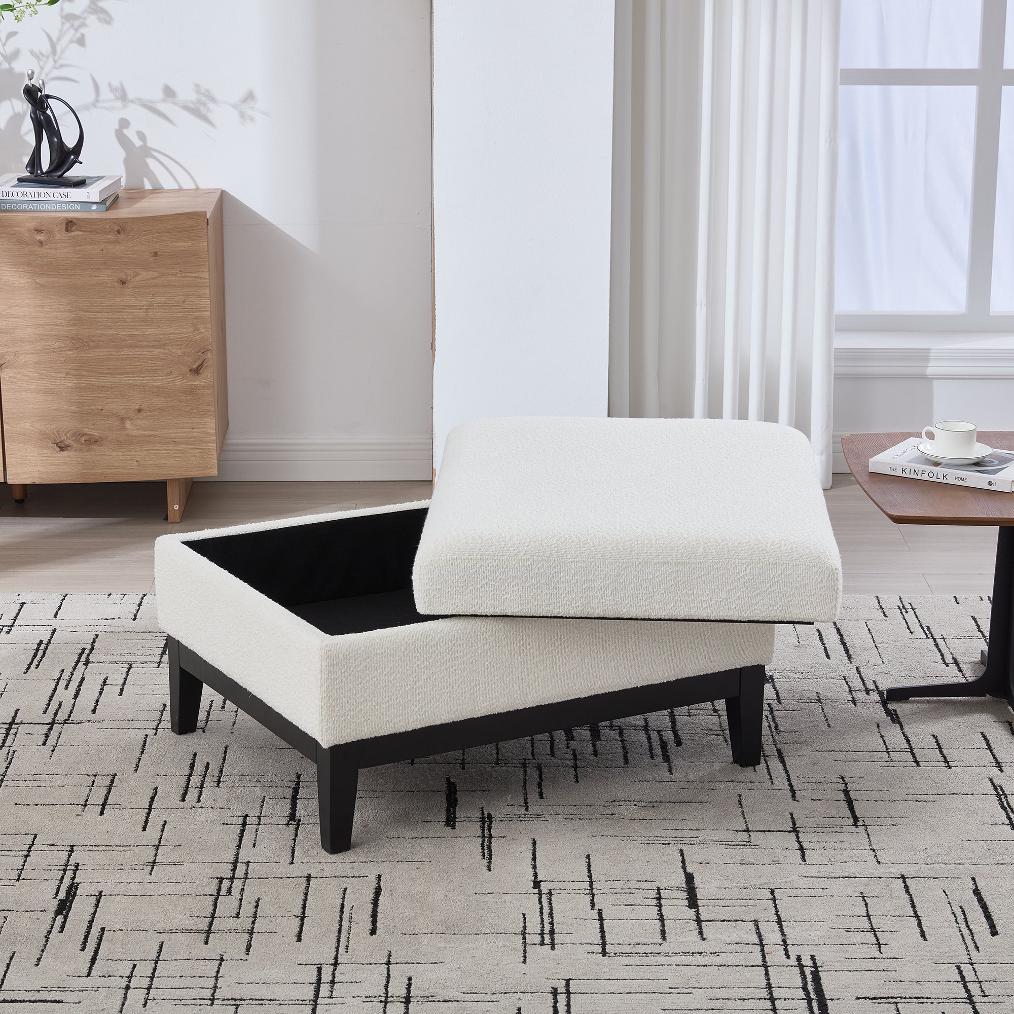 Aksel Storage Boucle Ottoman