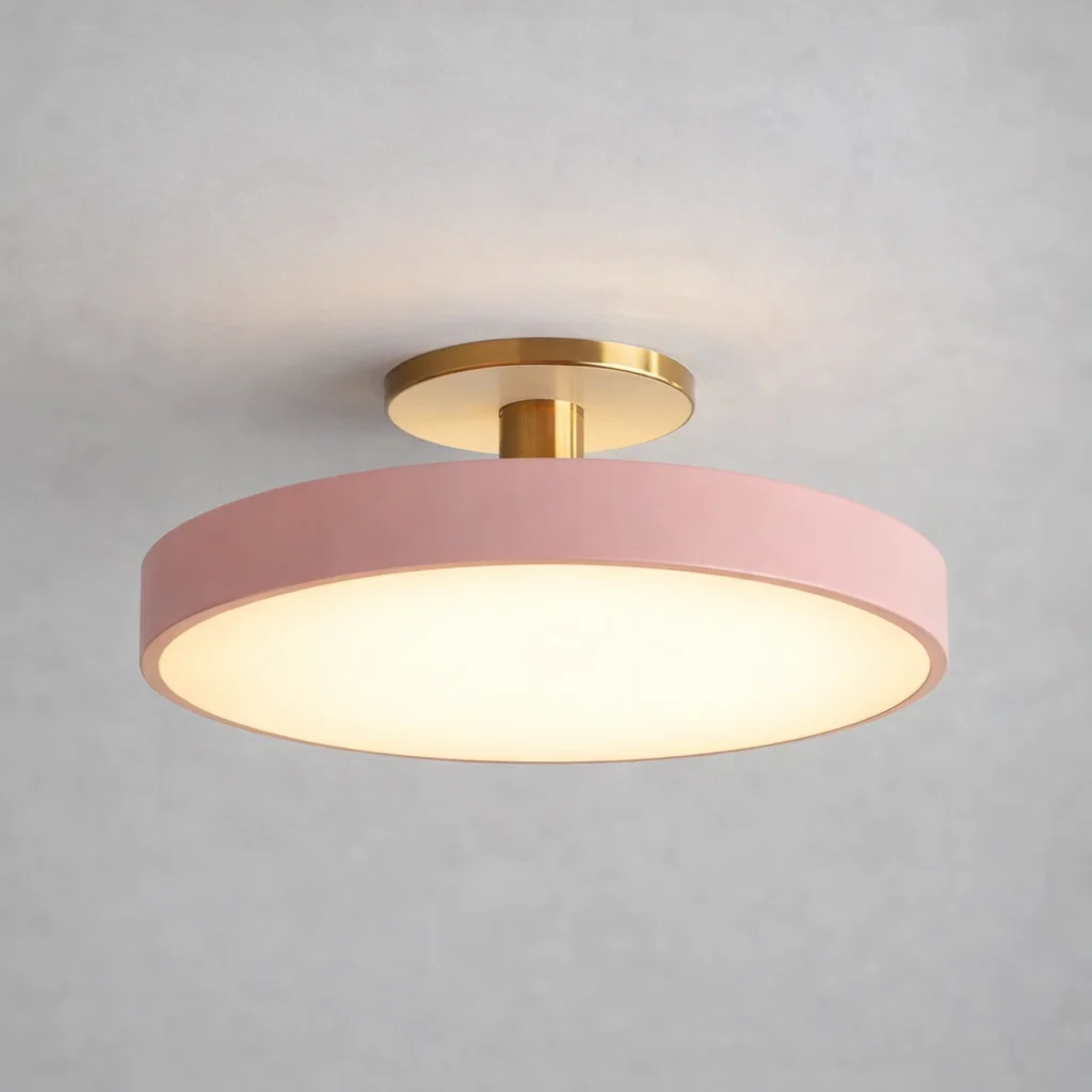 Strakke ronde plafondlamp voor een modern interieur
