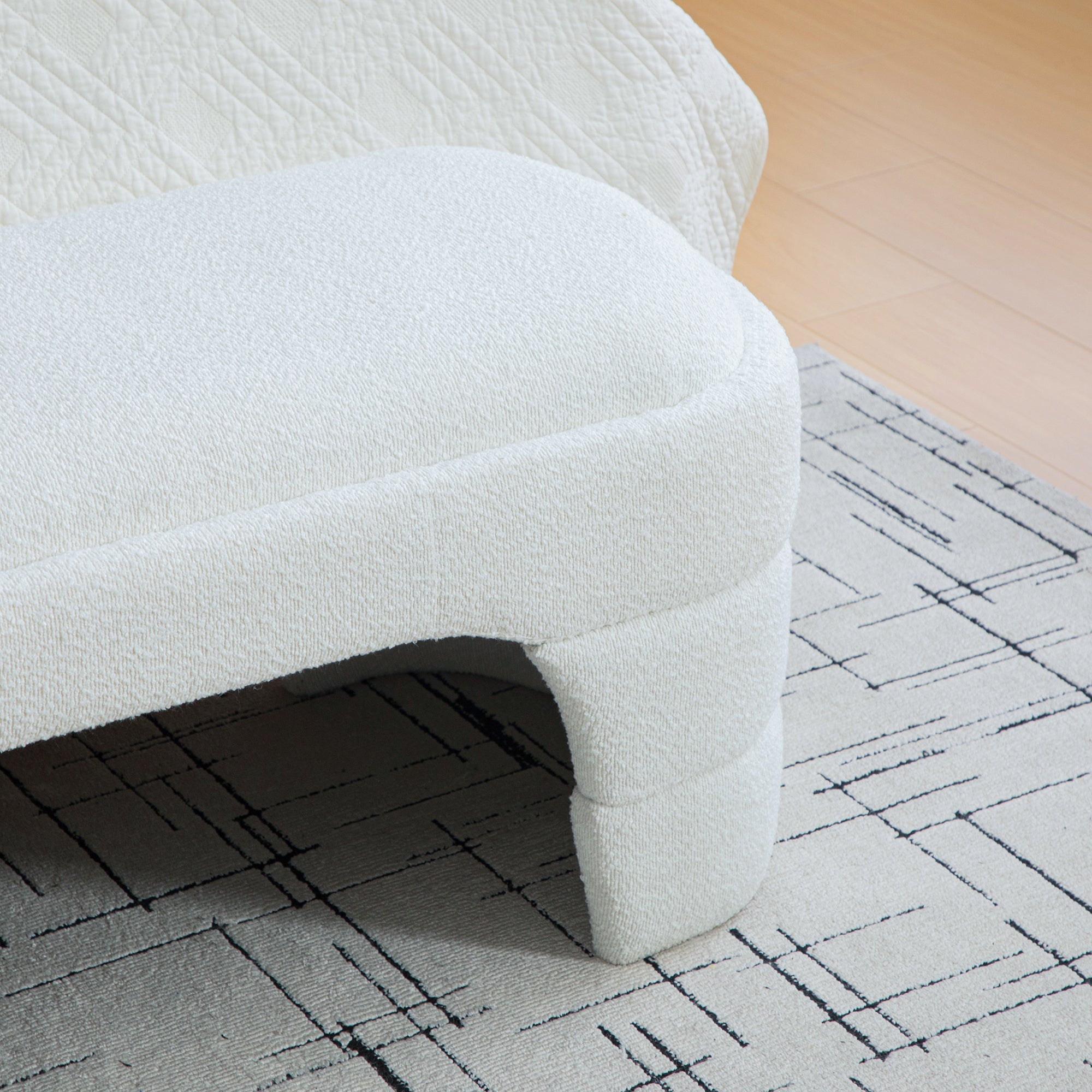 Hjalmar Boucle Bench