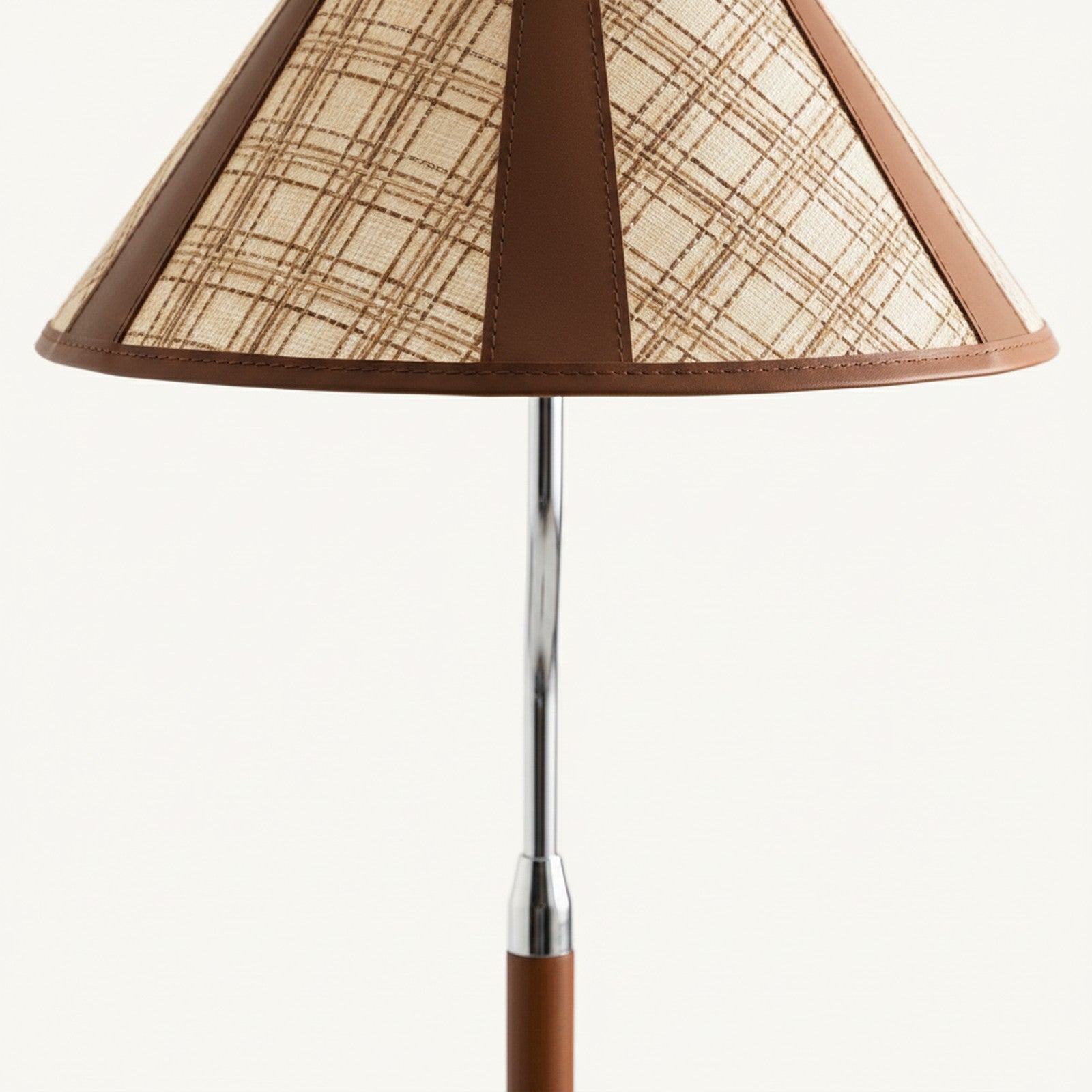 Berislav Floor Lamp - Detail Close-up