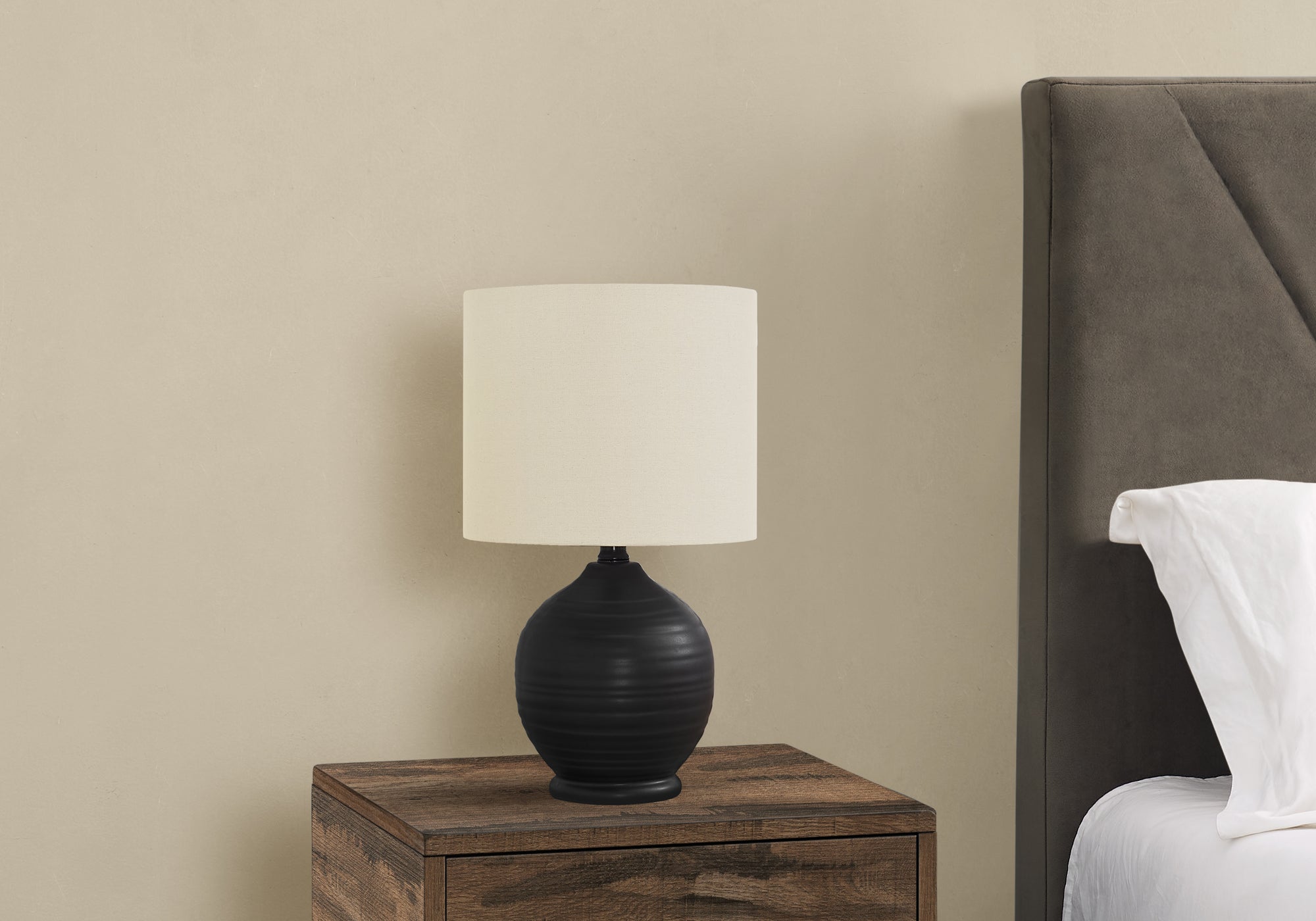 Kaj Ceramic Table Lamp
