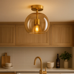 Mid-century stil glasloftlampe med stemningsfuldt lys