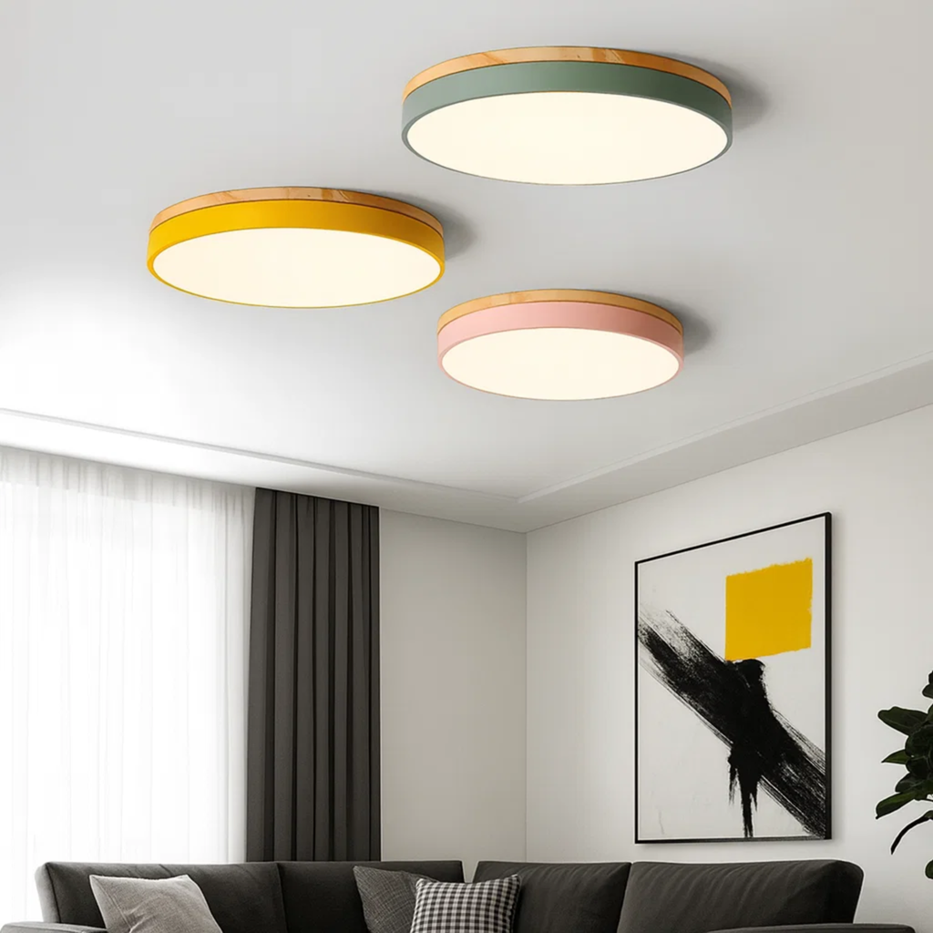 Ronde plafondlamp met warme houtlook en zacht