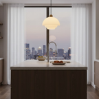 Witte glazen hanglamp in mid-centurystijl