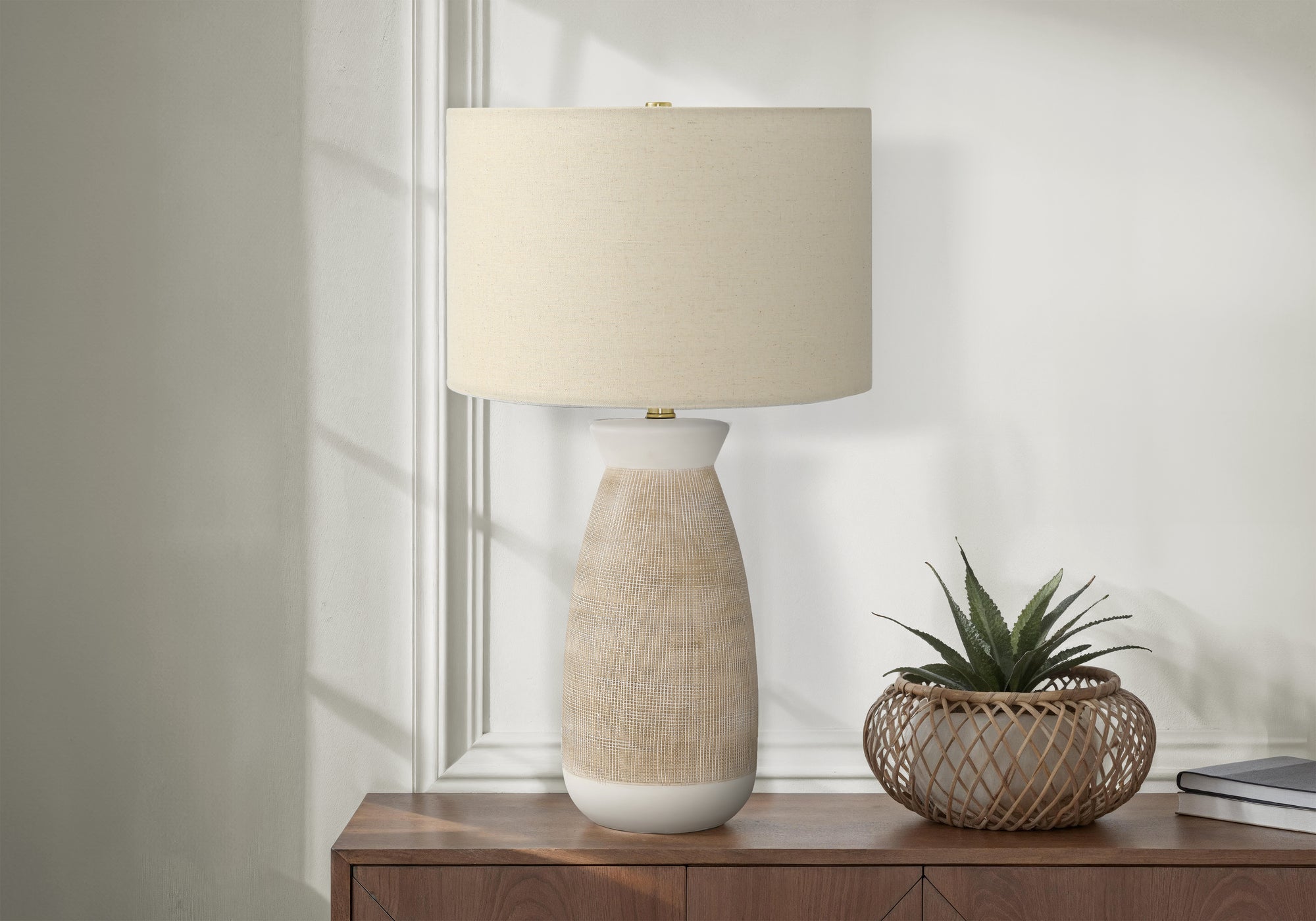 Urda Ceramic Table Lamp
