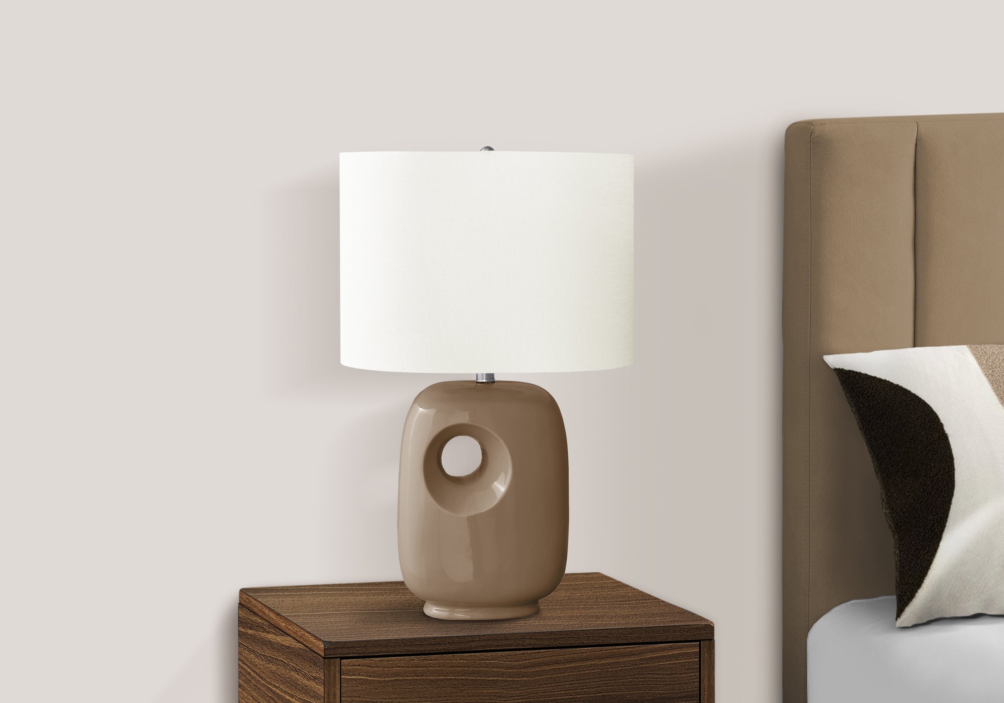 Nauja Ceramic Table Lamp