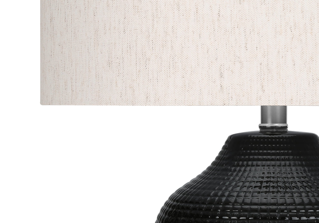 Ossi Ceramic Table Lamp