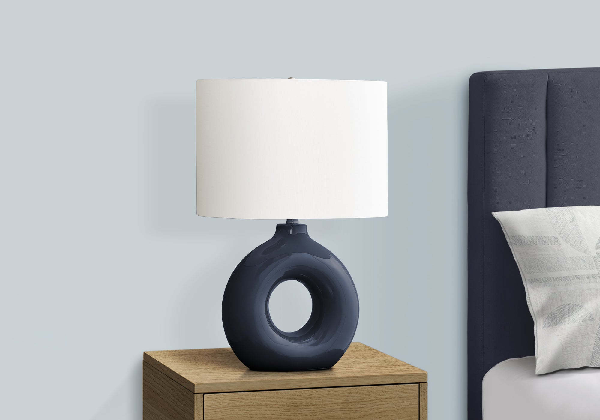 Dagveig Ceramic Table Lamp