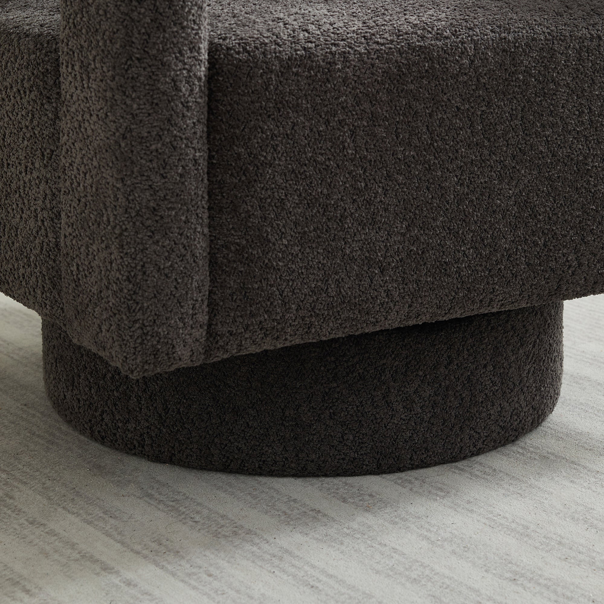 Oda Boucle Swivel Chair