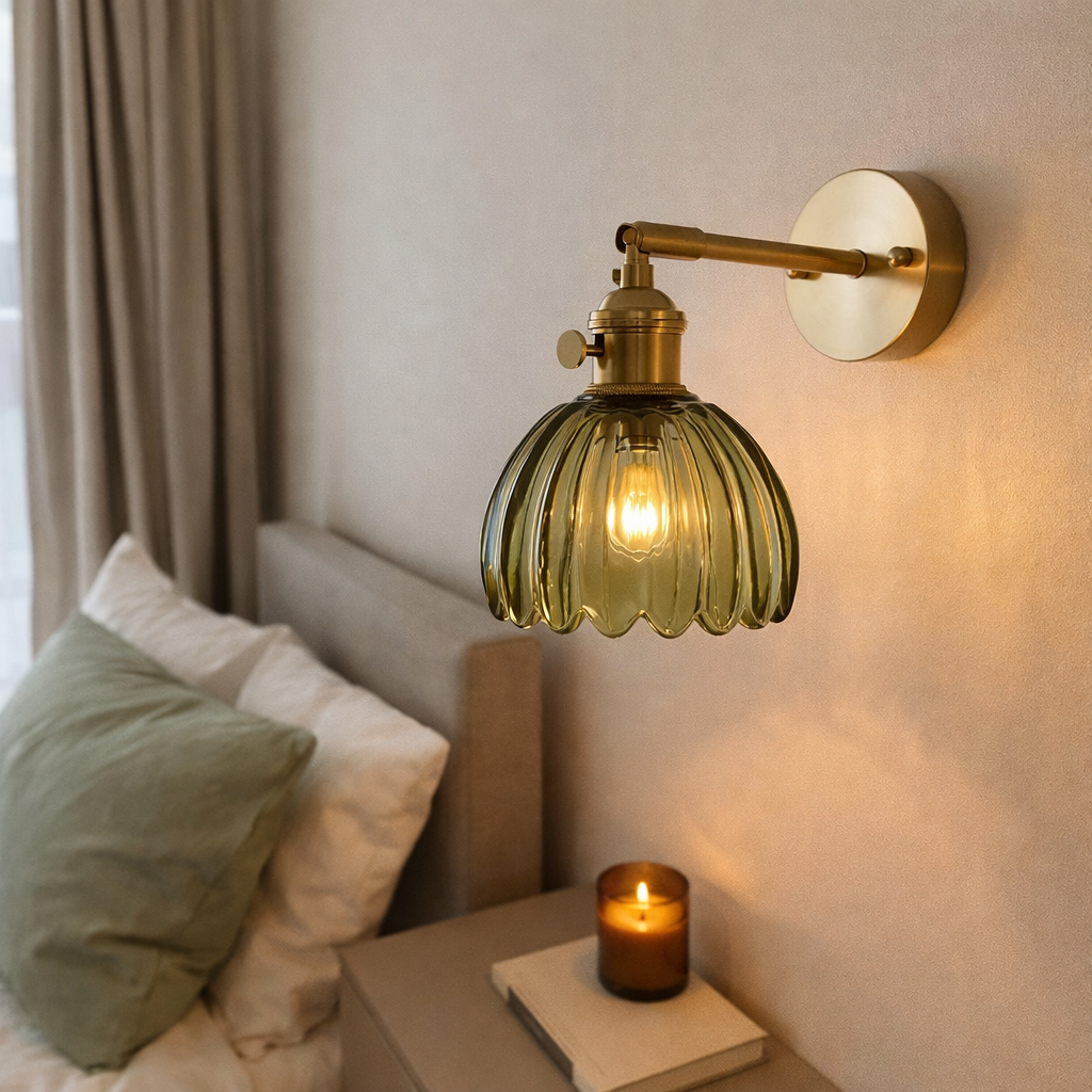 Wall fixture with glass tulip-shaped shade