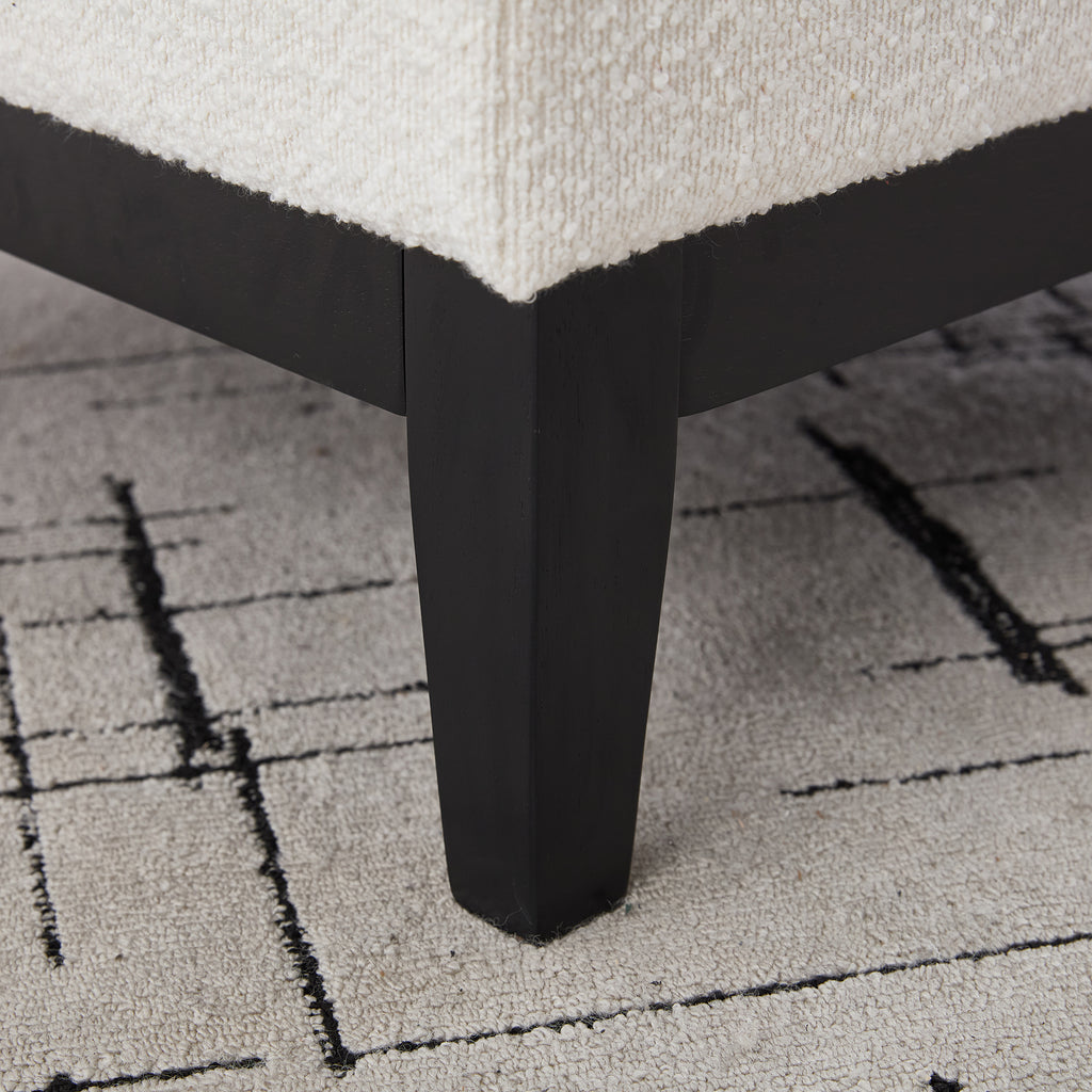 Aksel Storage Boucle Ottoman