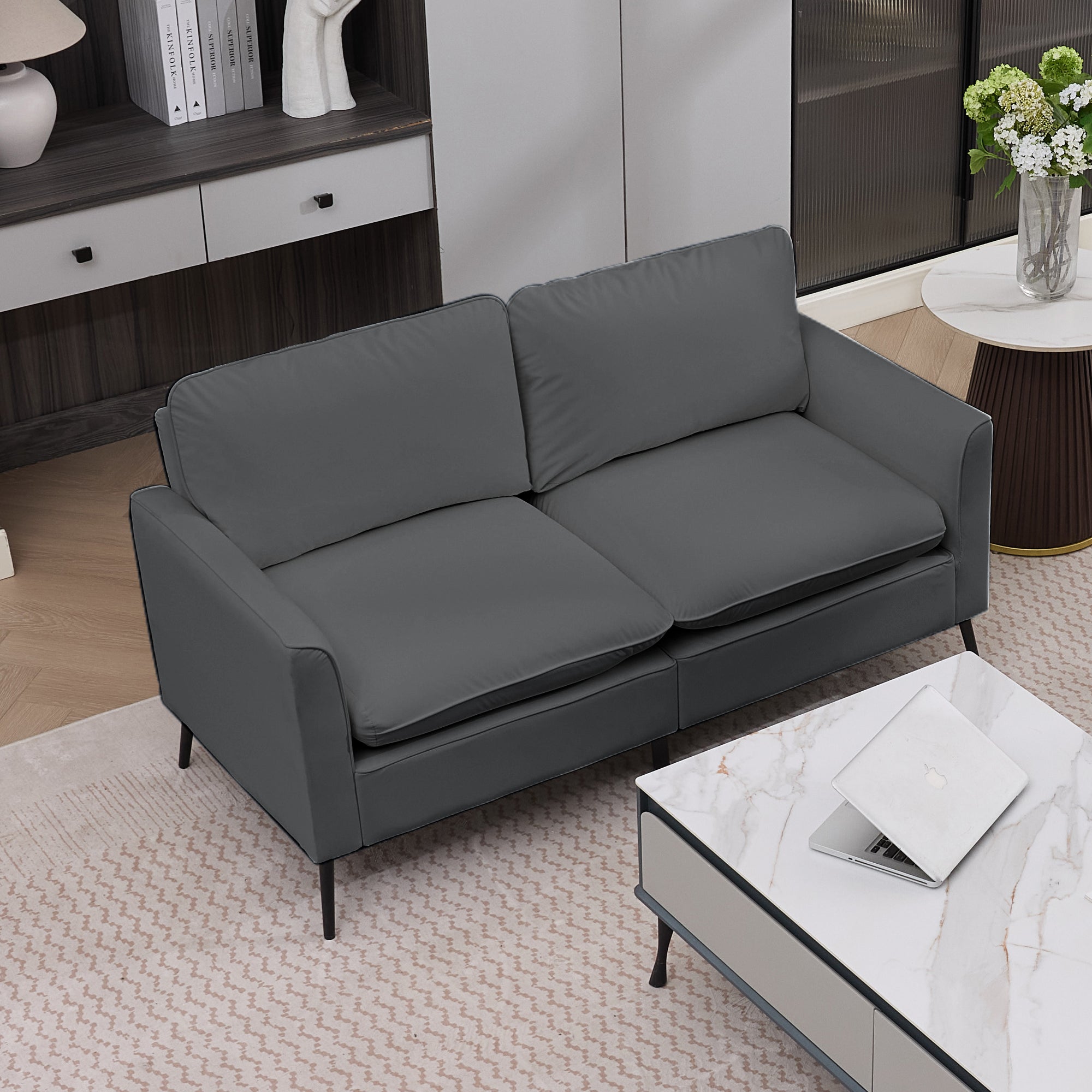 Mette Loveseat