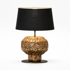 Tafellamp Met Houten Voet En Zwarte Lampenkap