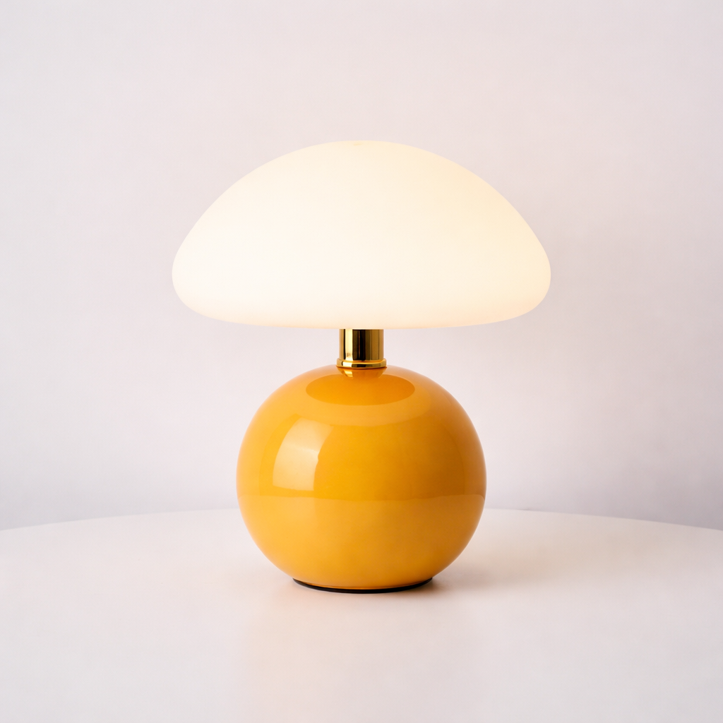 Svampeformet Bordlampe i Kremfarvet Finish