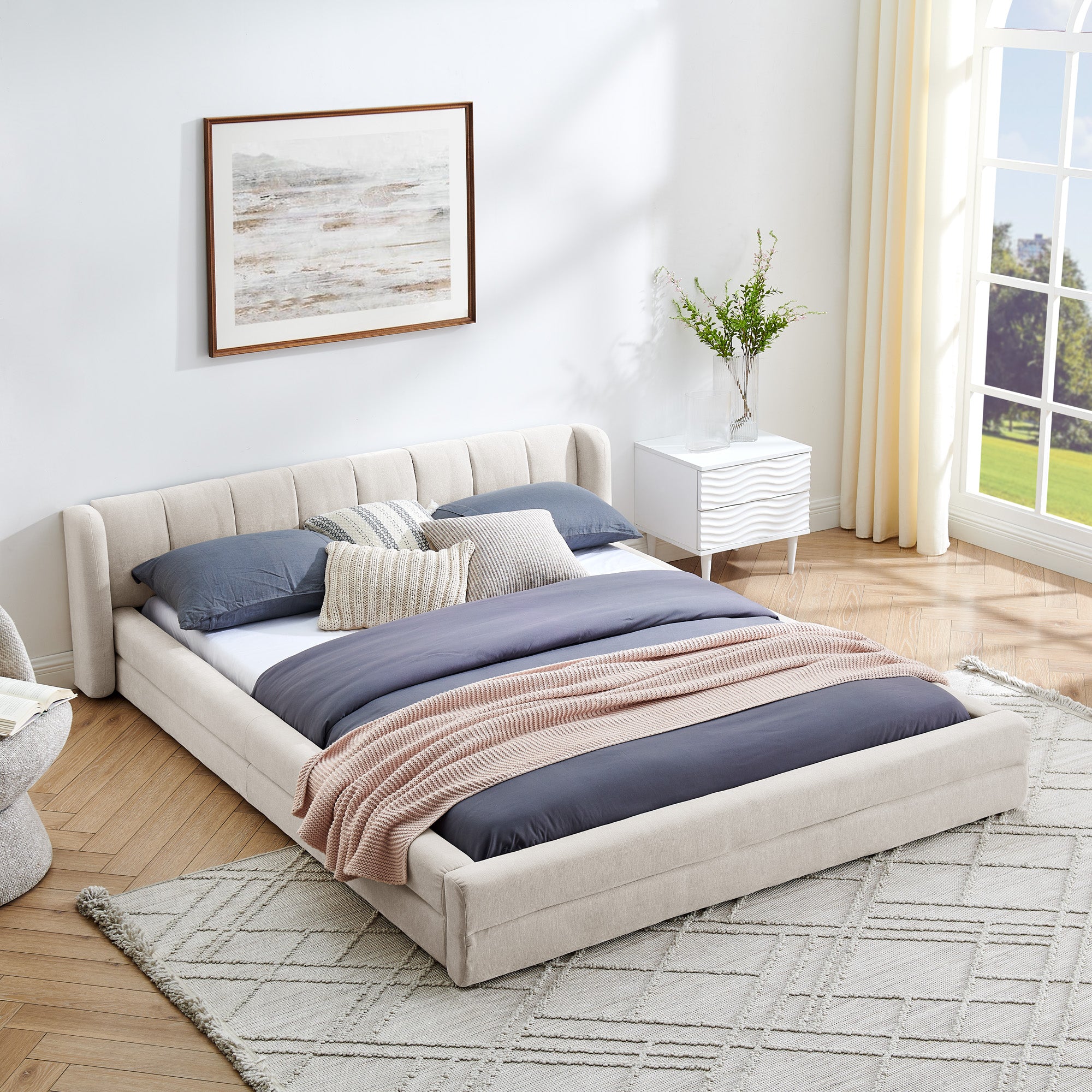 Lauge Round Queen Platform Bed Frame