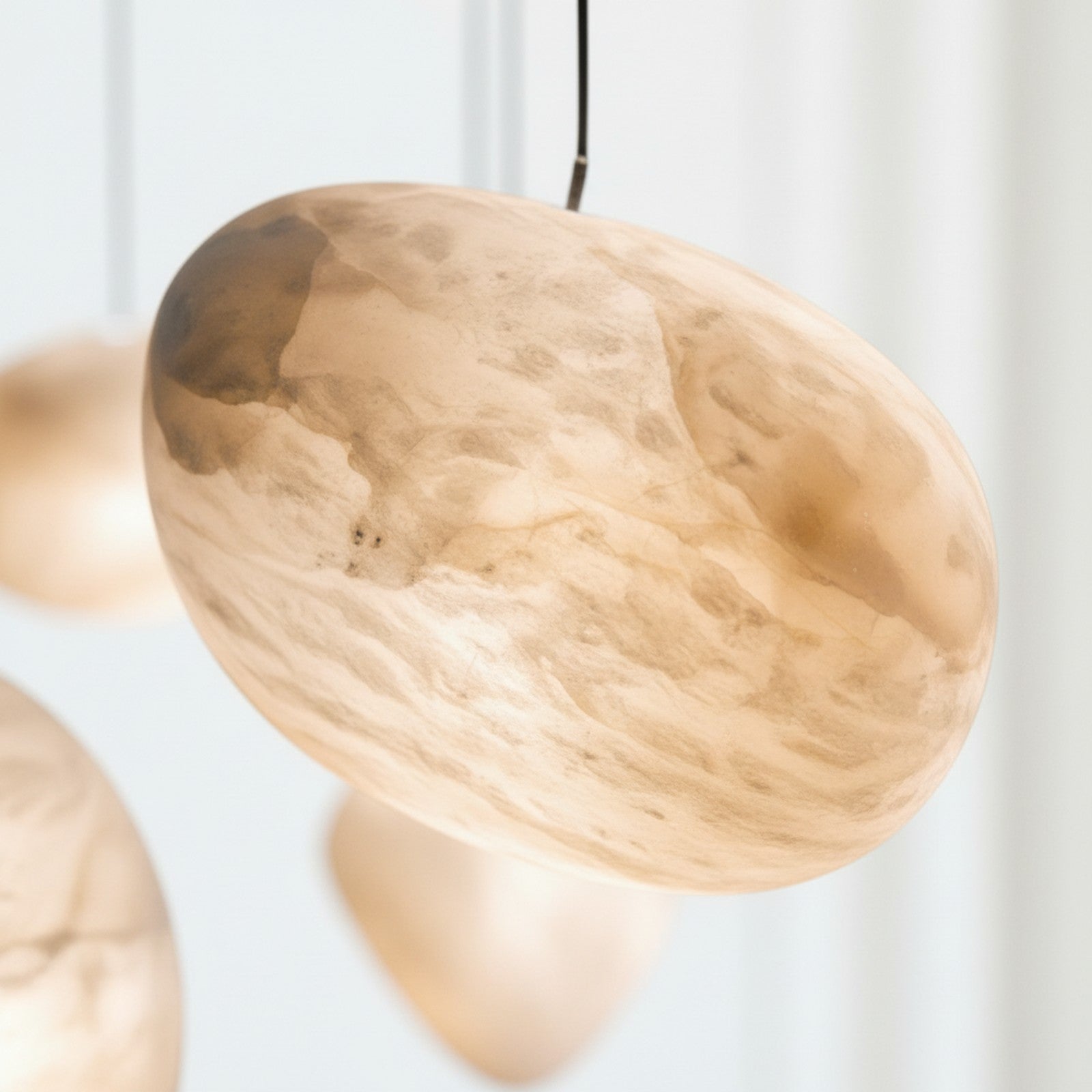Pebbles Alabaster Pendant Lamp - Stone Veining Detail Close-up
