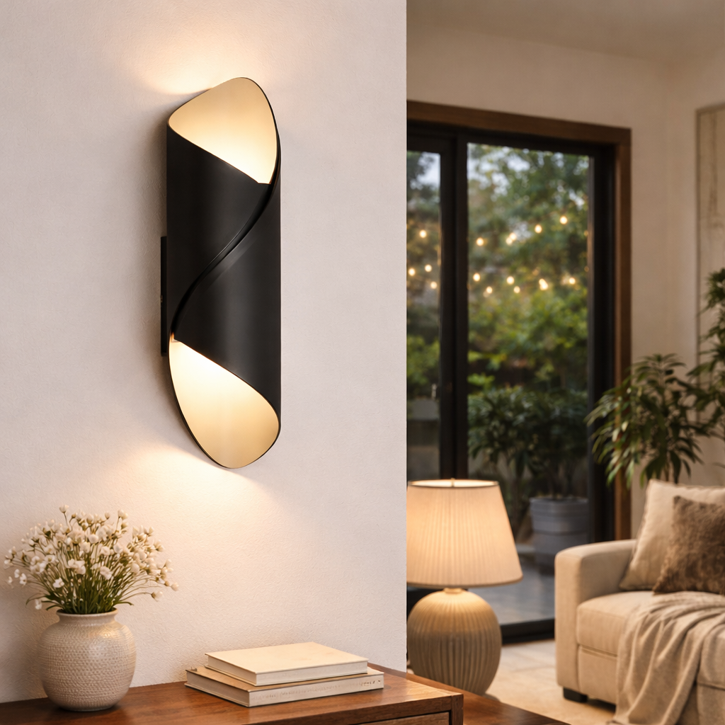 Outdoor wall fixture for facade mounting