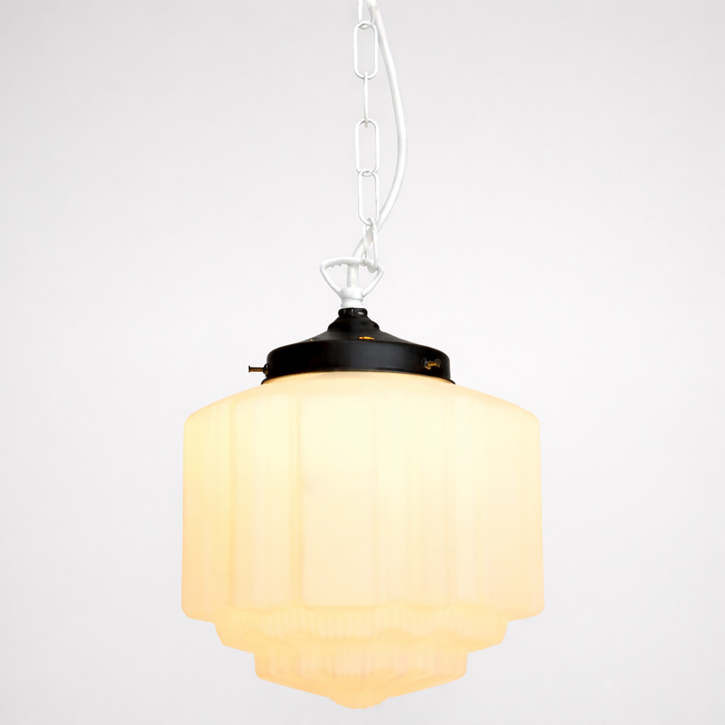 Hanglamp Met Deco Glazen Kap En Tijdloos Ontwerp